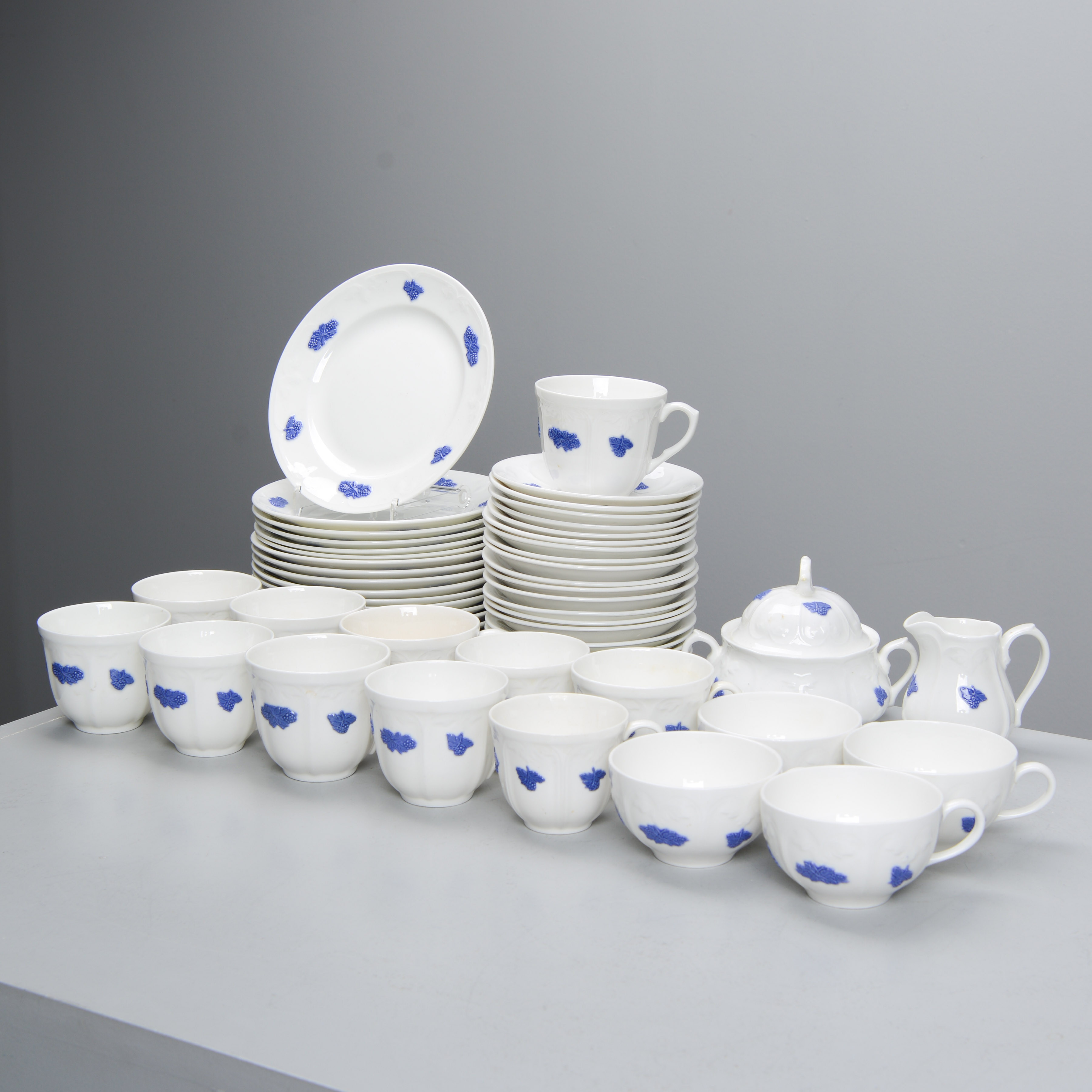 SERVISDELAR, 36 st, "Blå Blom", Gustavsberg.