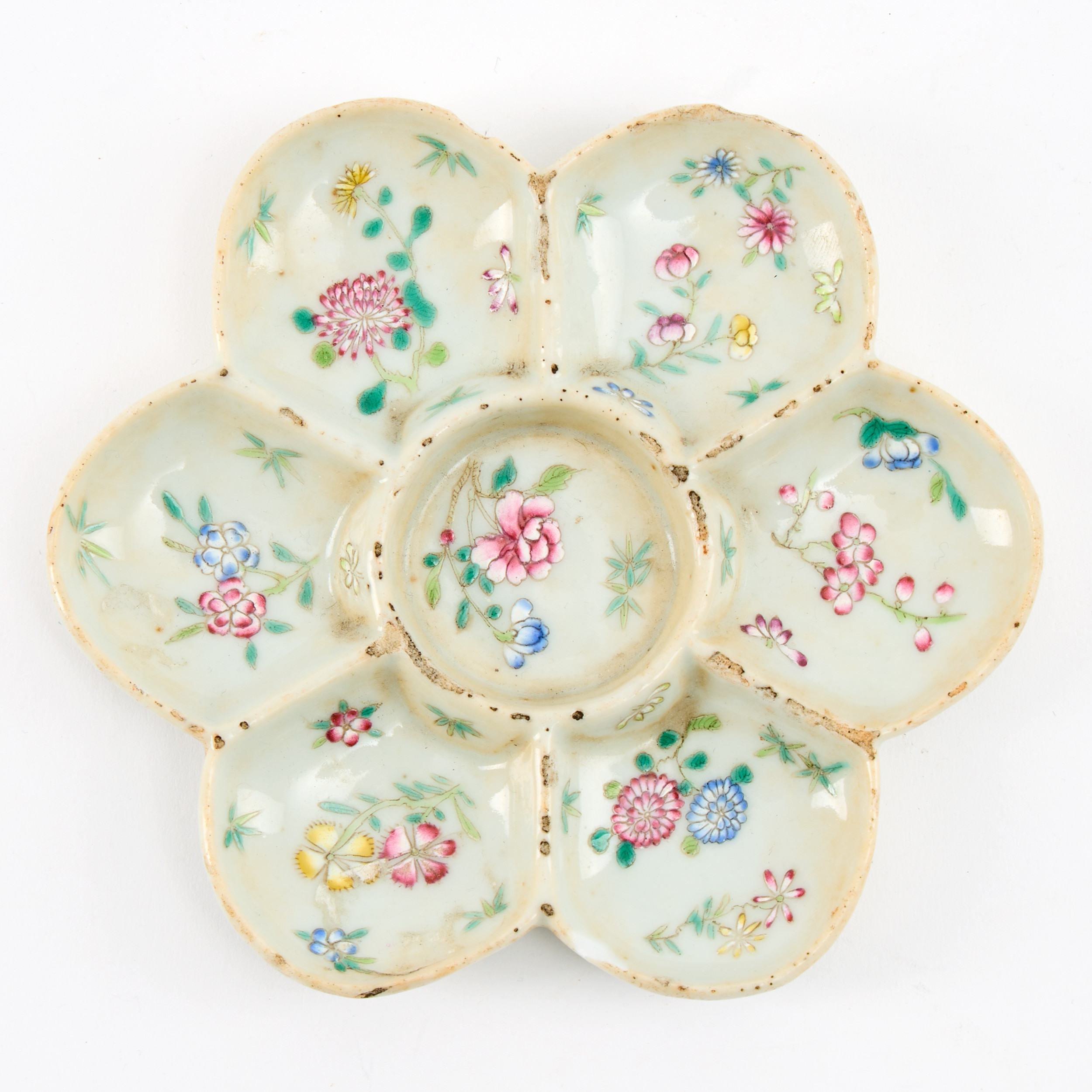 KRYDDFAT Kina Daqing Xianfen Nianzhi sent 1800-tal porslin.