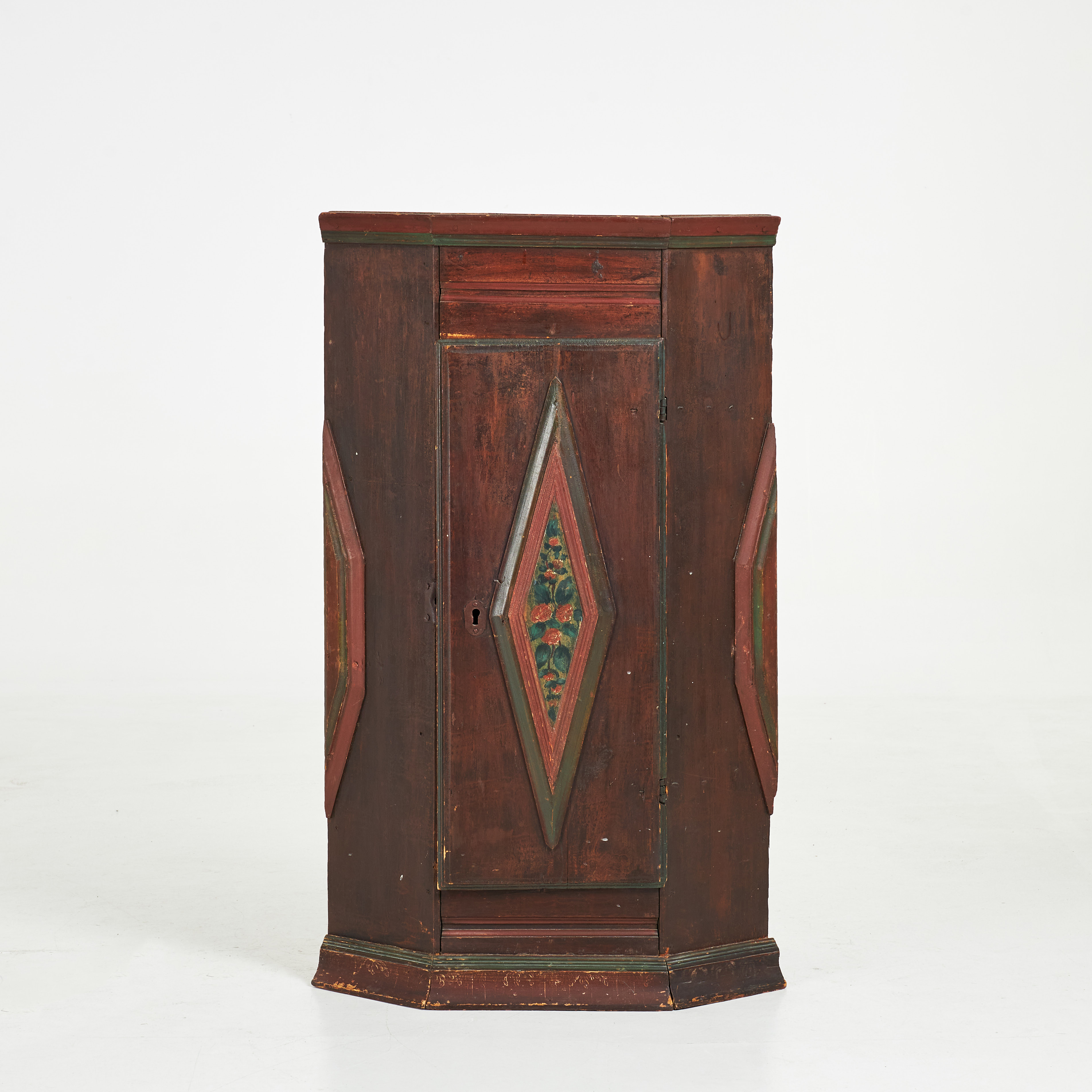 HÖRNSKÅP, 1800-talets första hälft, allmoge.