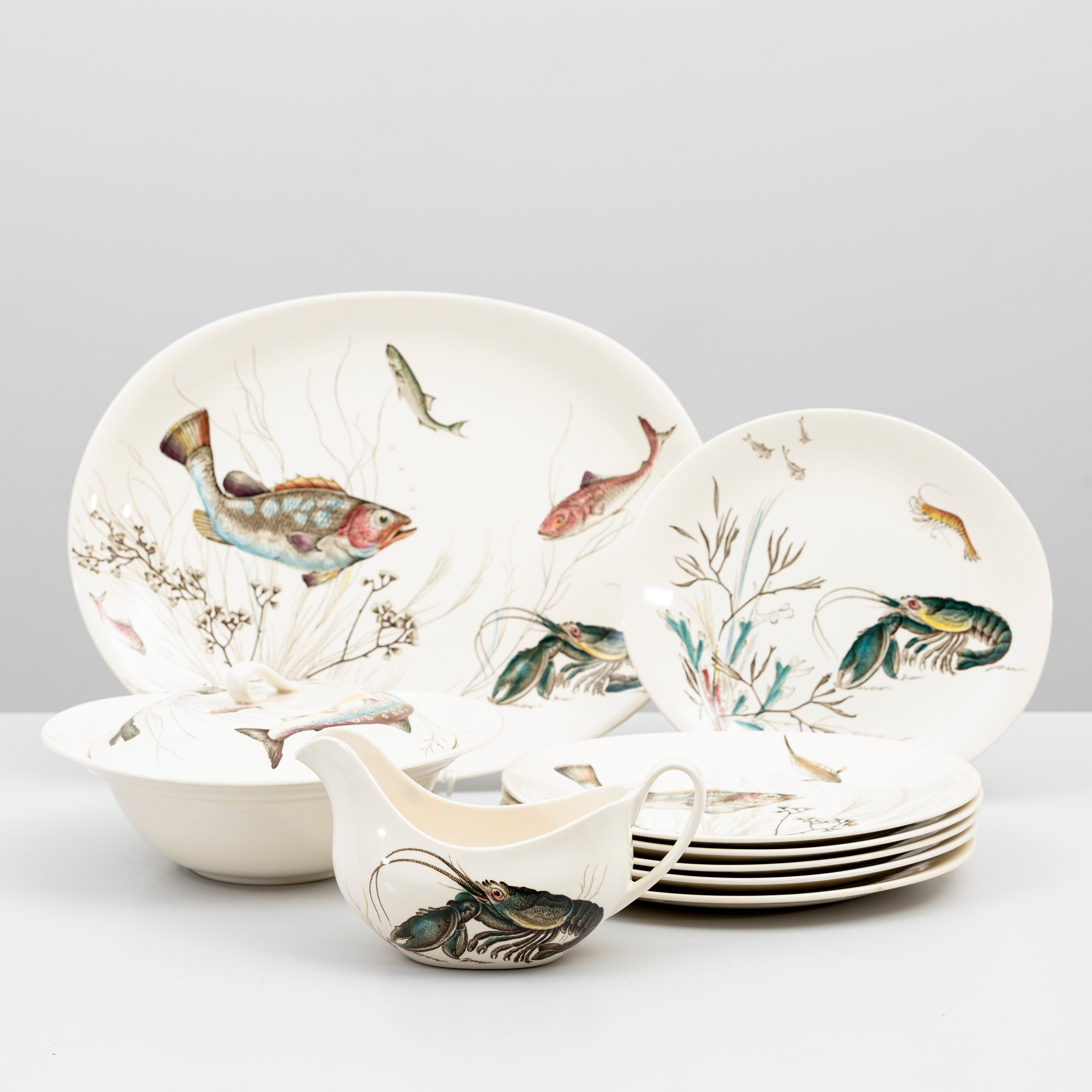 FISKSERVISDELAR, 9 st, "Fish", Johnson Bros, England, flintgods, 1900-talets andra hälft.