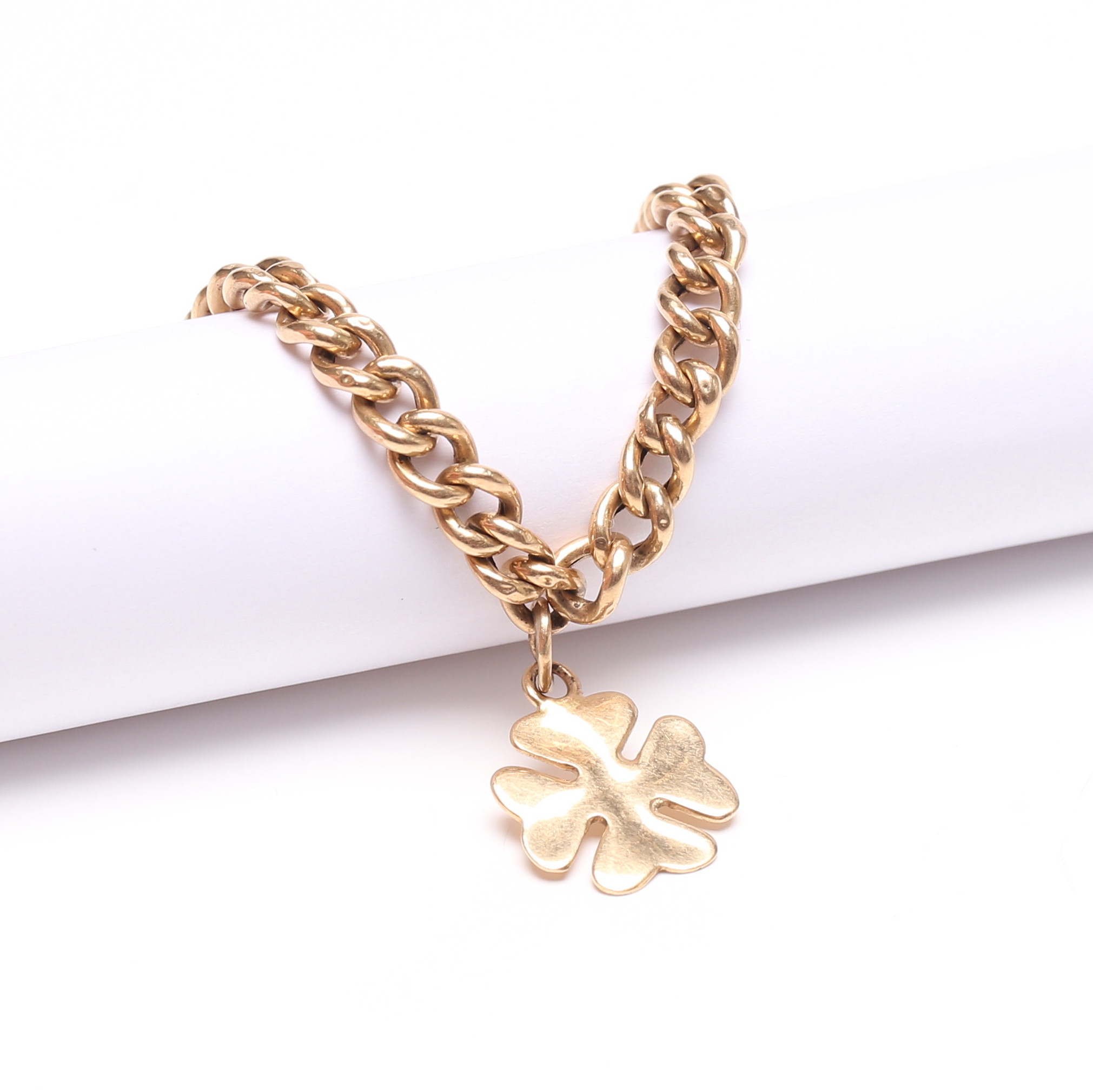 ARMBAND, med berlock, 18K, vikt ca 3.1gram.