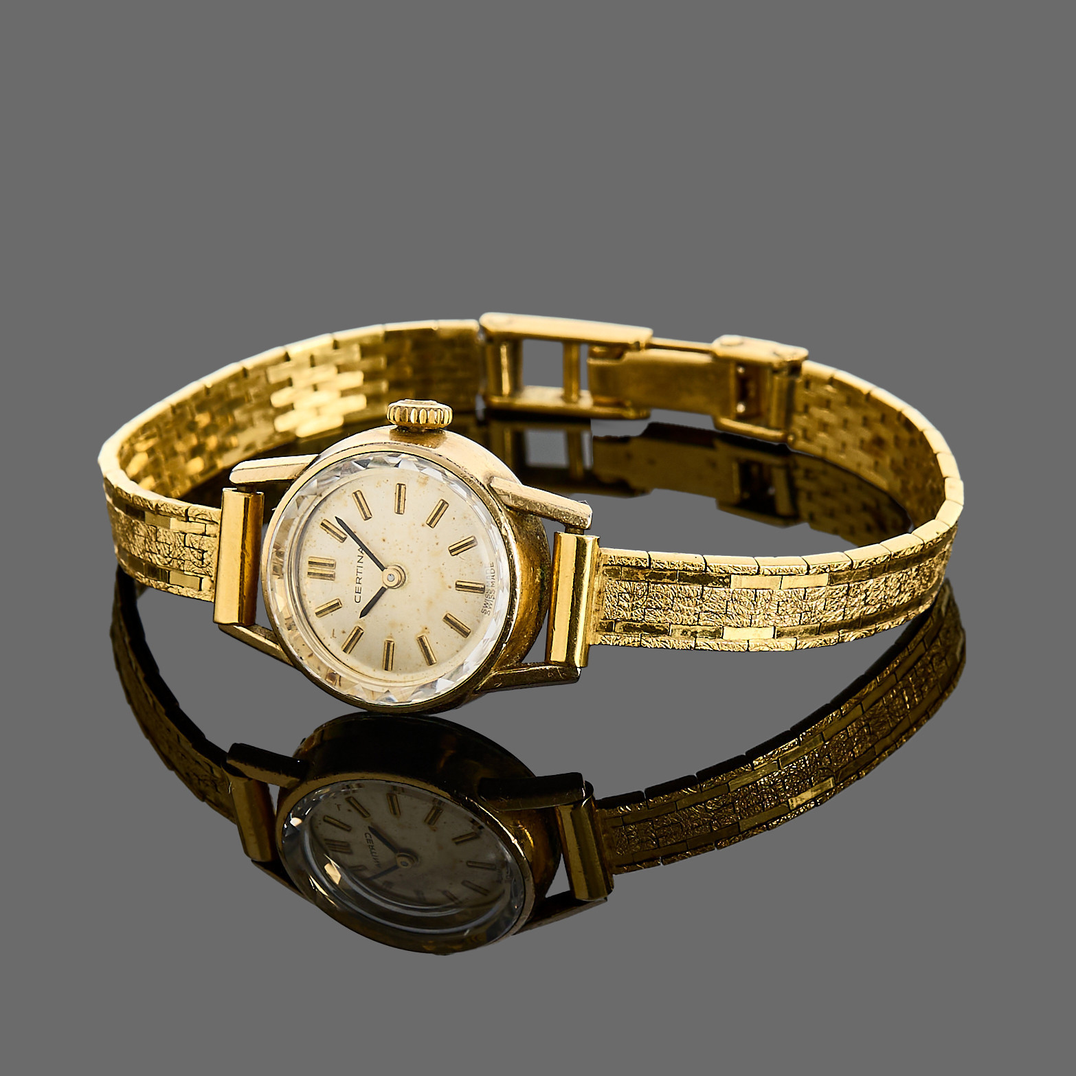DAMARMBANDSUR, Certina, fantasi-länk i 18k guld, ur guld på stål.