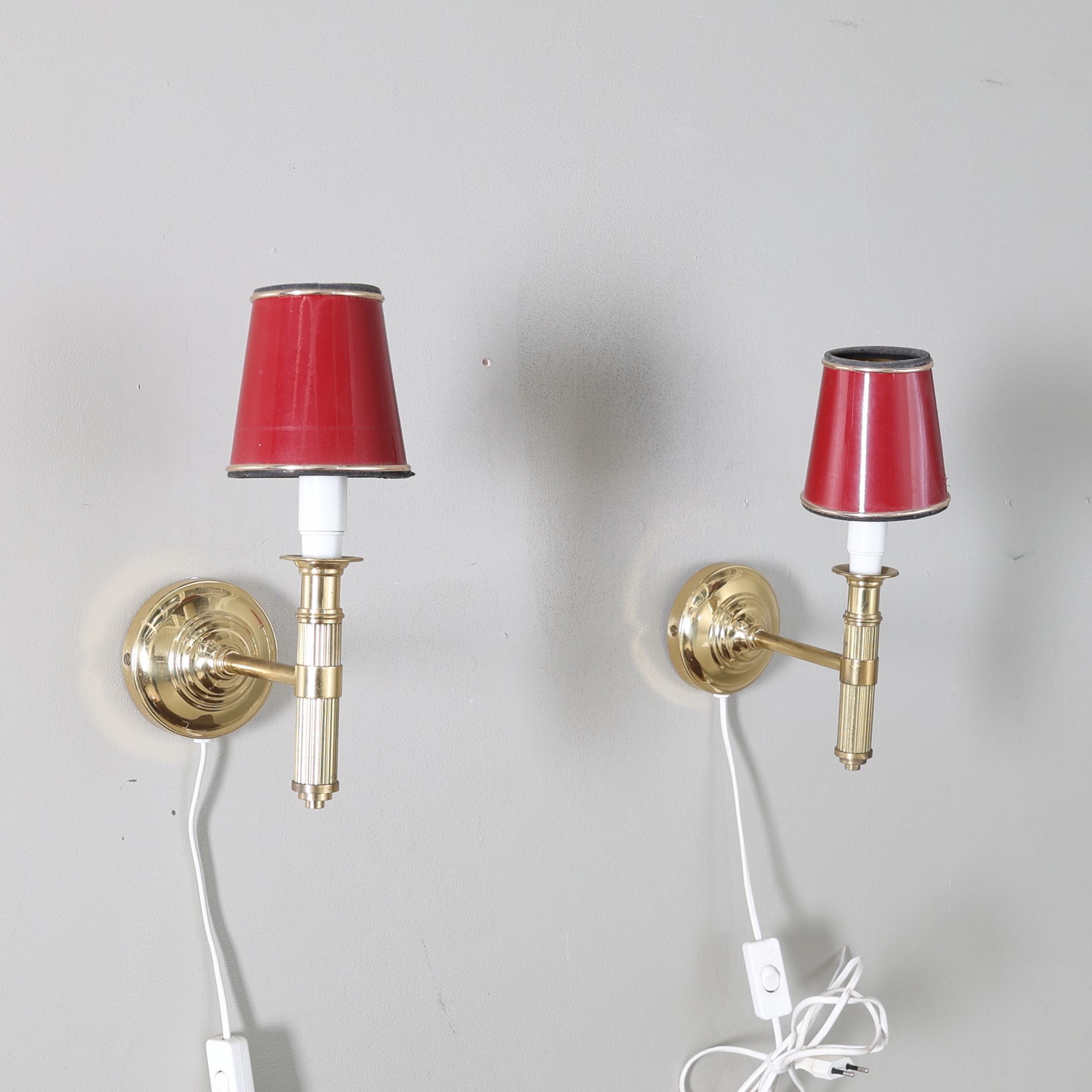 VÄGGLAMPOR, 1 par, gulmetall, typ V9306, IKEA.