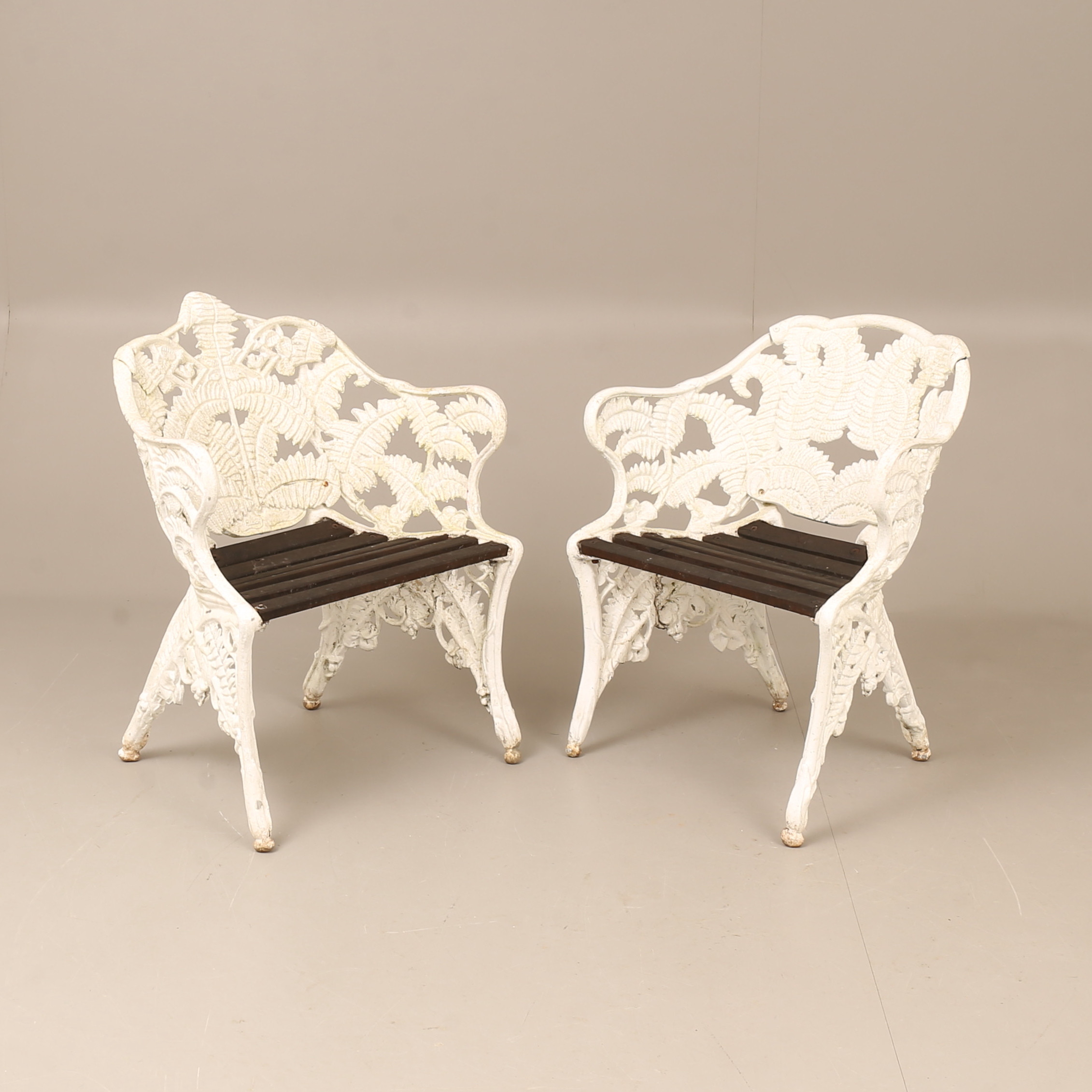 TRÄDGÅRDSFÅTÖLJER, 2 stycken, gjutjärn, ormbunksmodell, Riab och Melins.