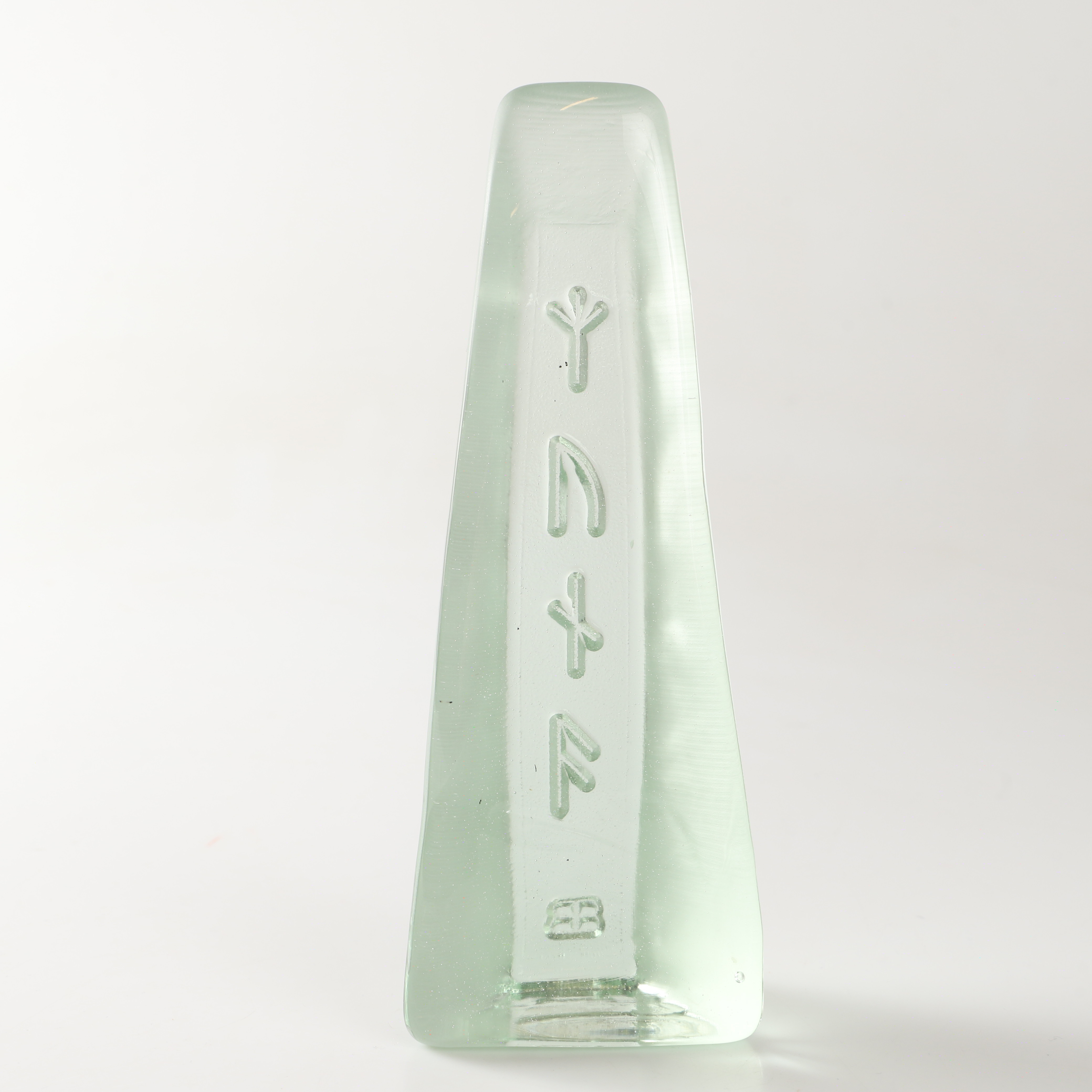 FIGURIN, obelisk, glas, Bergdala glasbruk, 1900-tal.