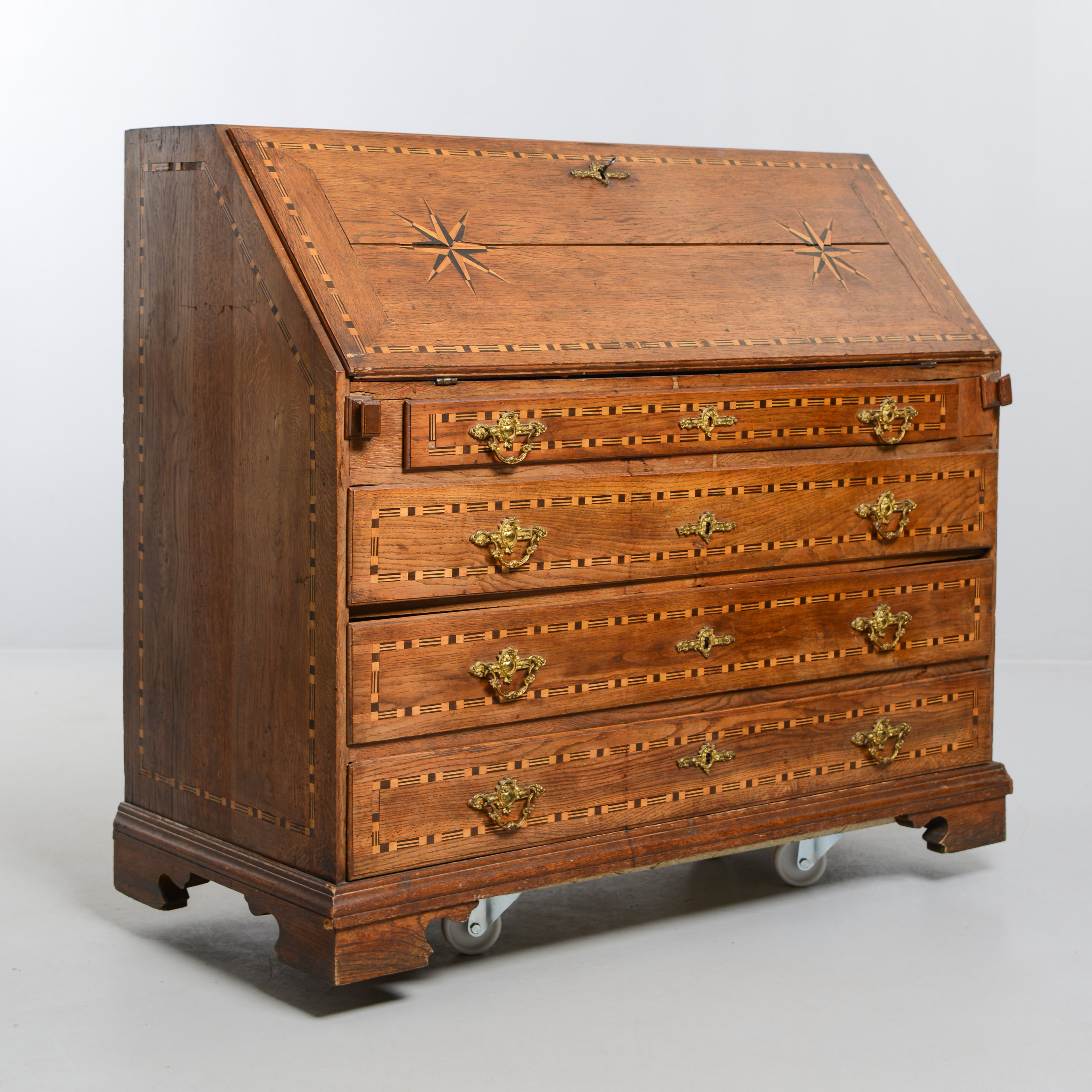 SKRIVBYRÅ med intarsia, 1700/1800-tal.