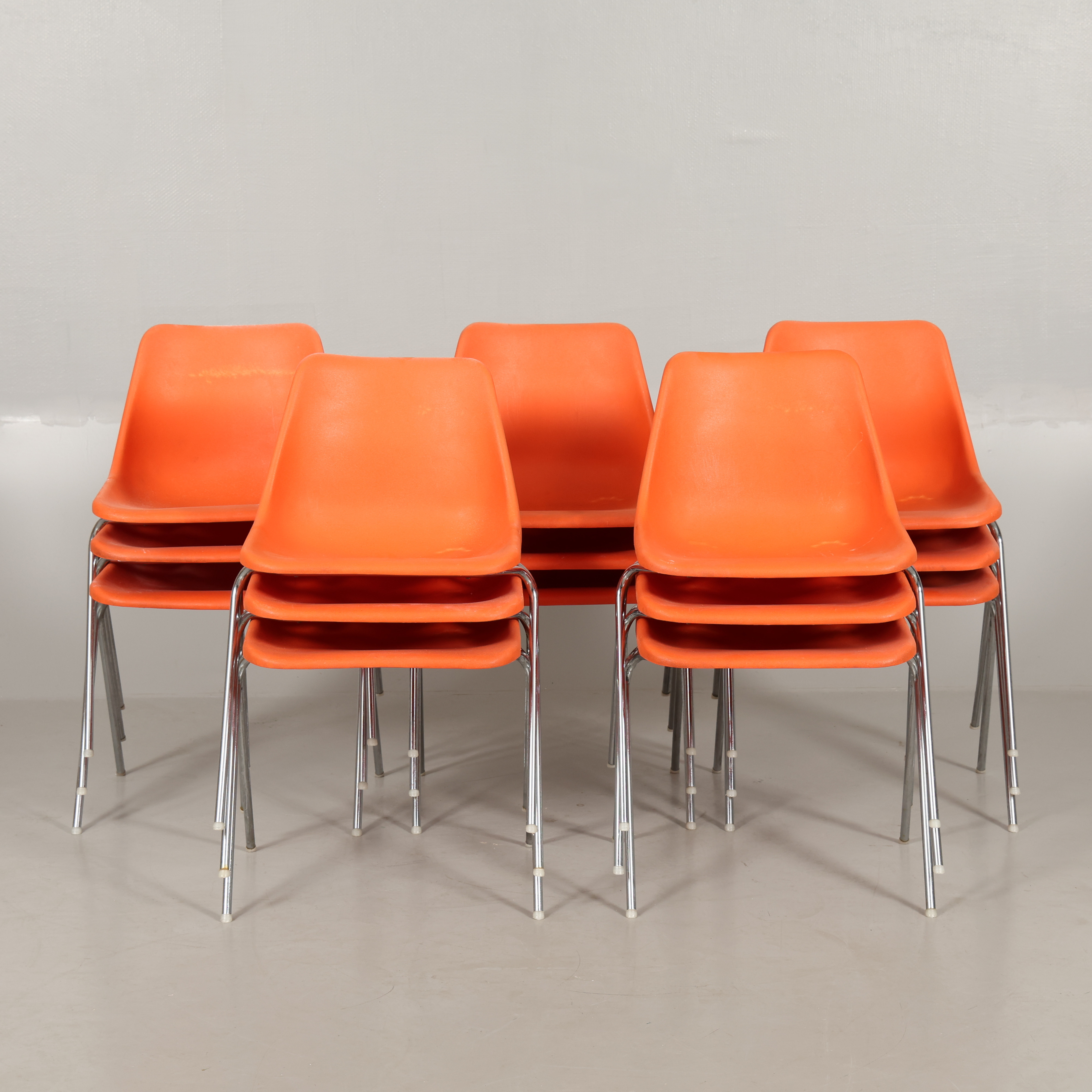 ROBIN DAY. STAPELSTOLAR 15 st Overman.