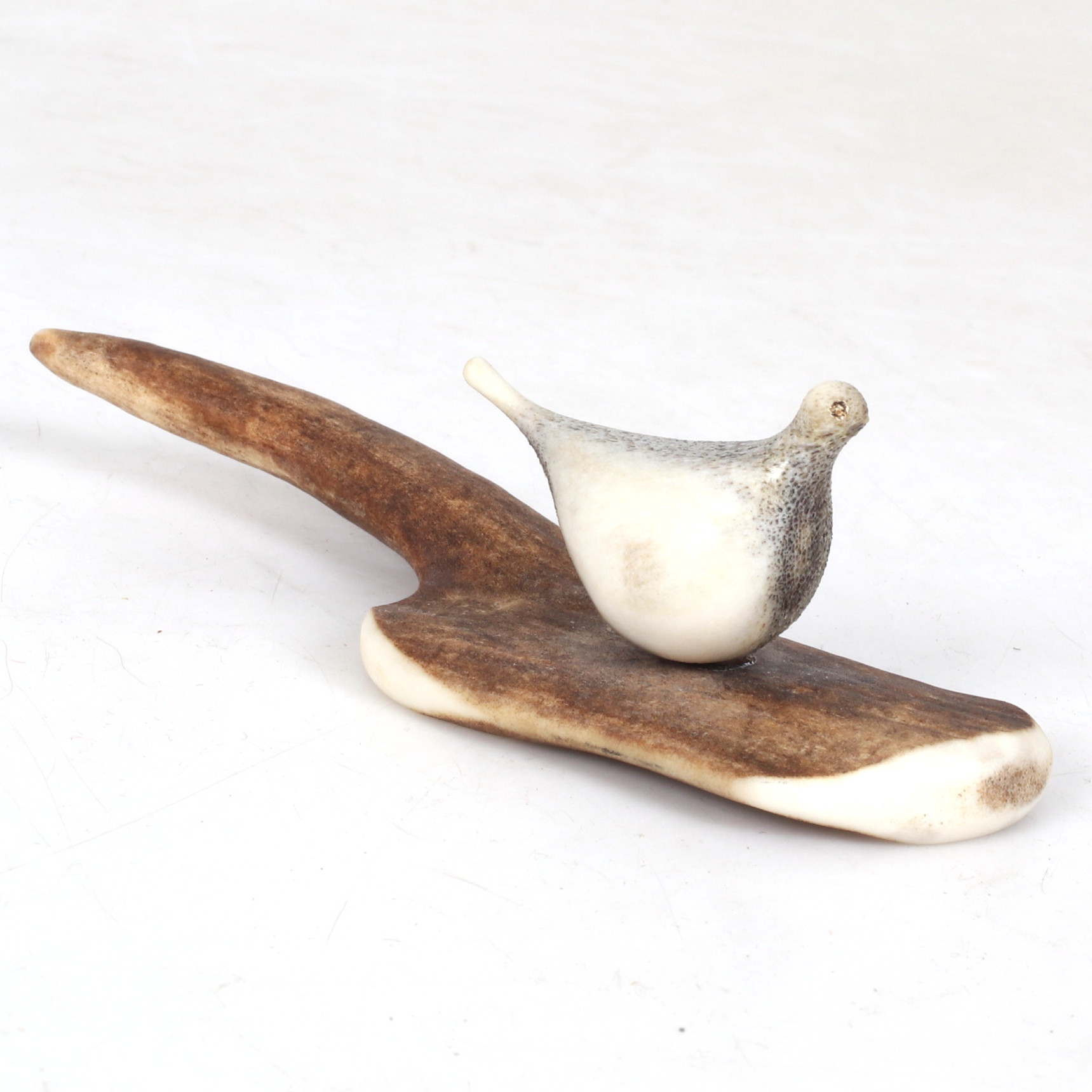 HANS MIKAEL SUNNA. Skulptur, Ripa, horn, monogramsignerad.