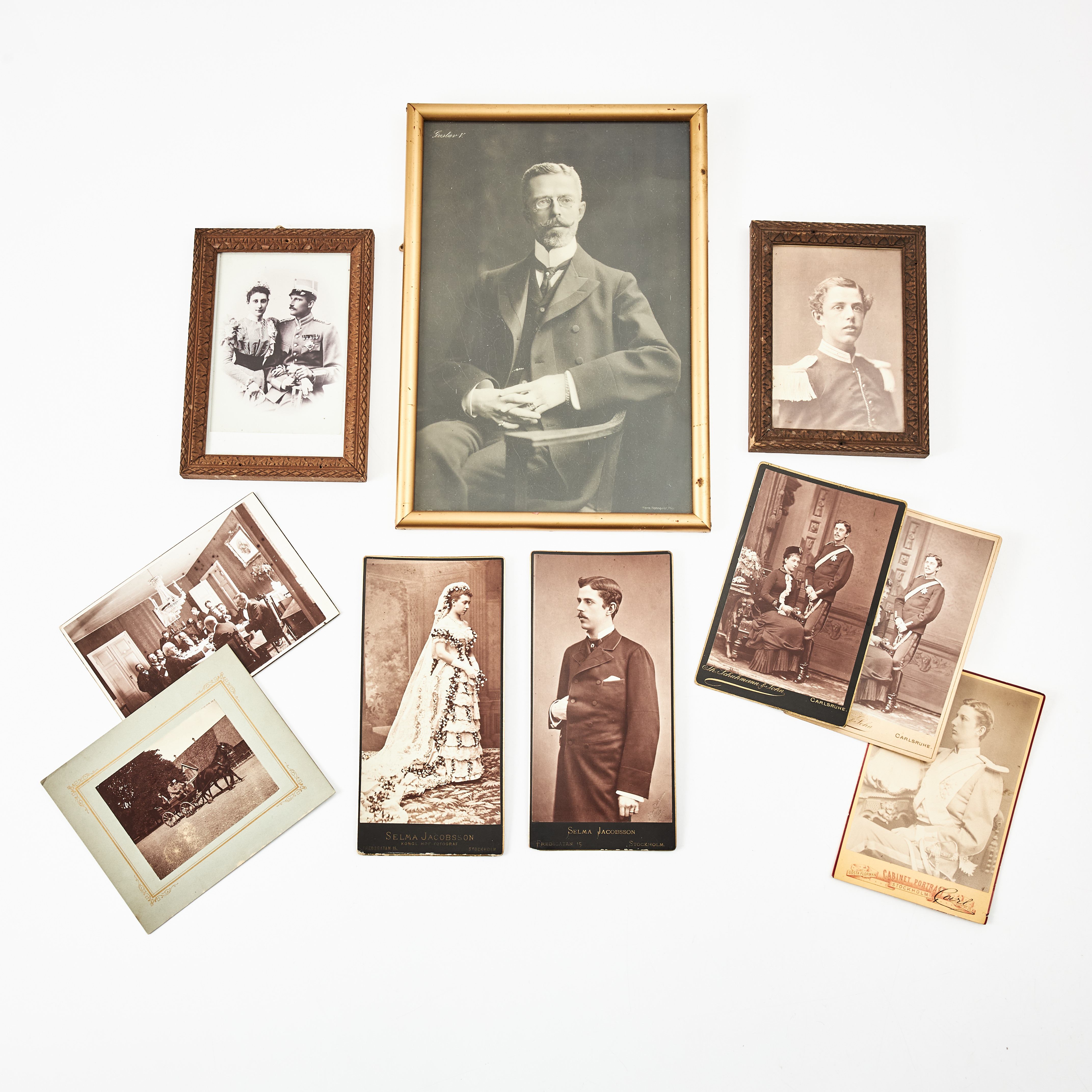 KUNGLIGA FOTOGRAFIER, 10 stycken, 1800-talets fjärde kvartal, kronprins Gustav (V) och hans gemål Victoria av Baden, samt prins Carl och prinsessan Ingeborg.