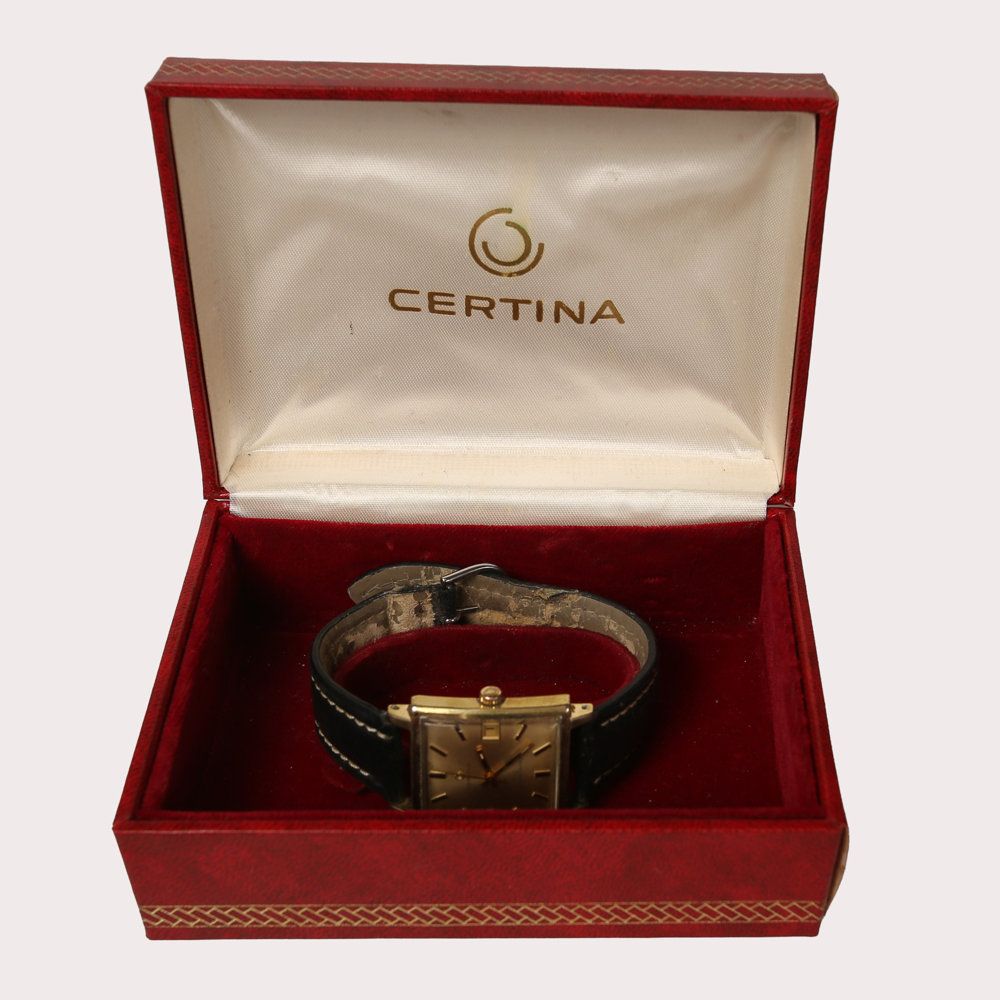 Armbandsur Certina Town and Country, guldförgyllt stål med läderband och box.