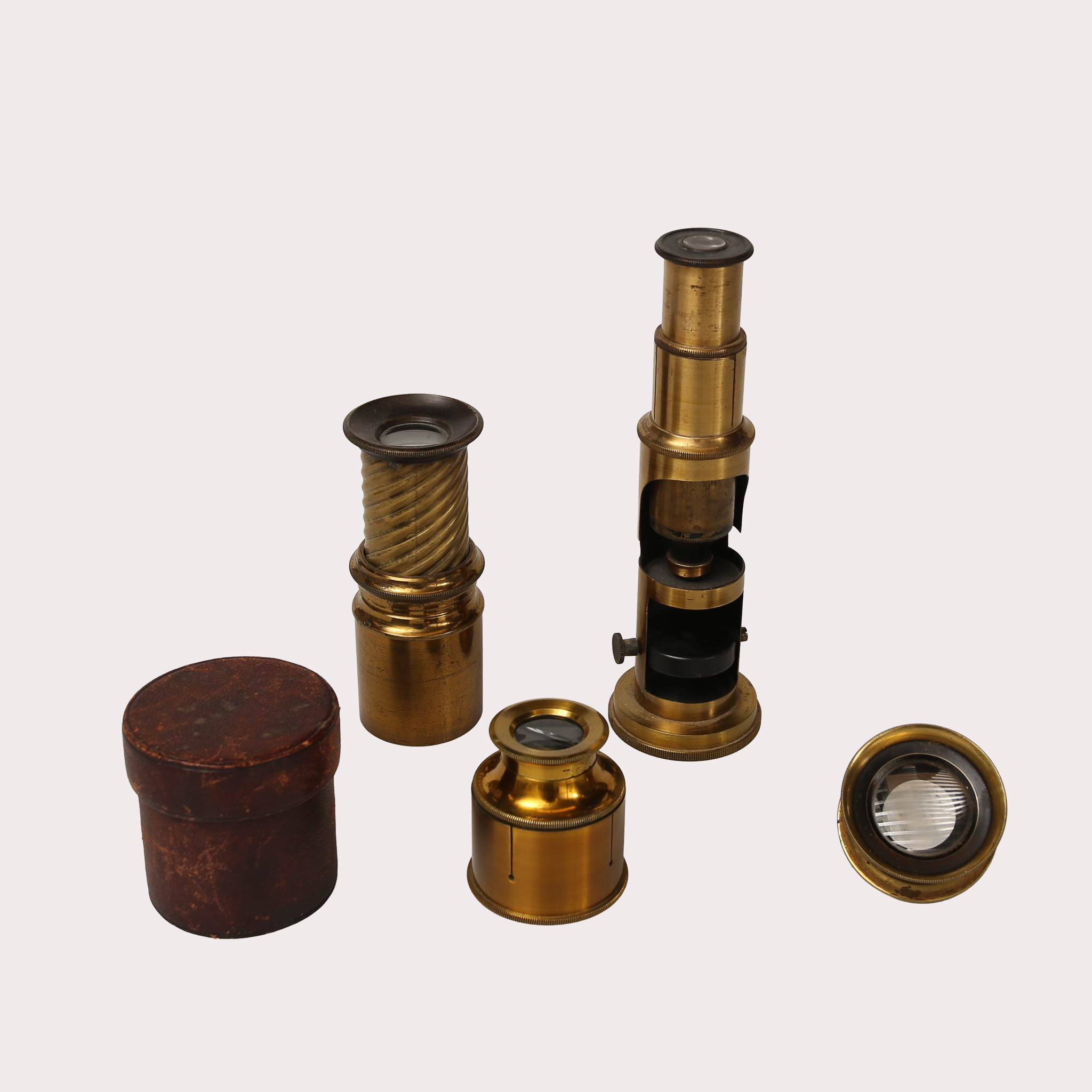 FÄLTMIKROSKOP & LUPAR, mässing, 18/1900-tal.