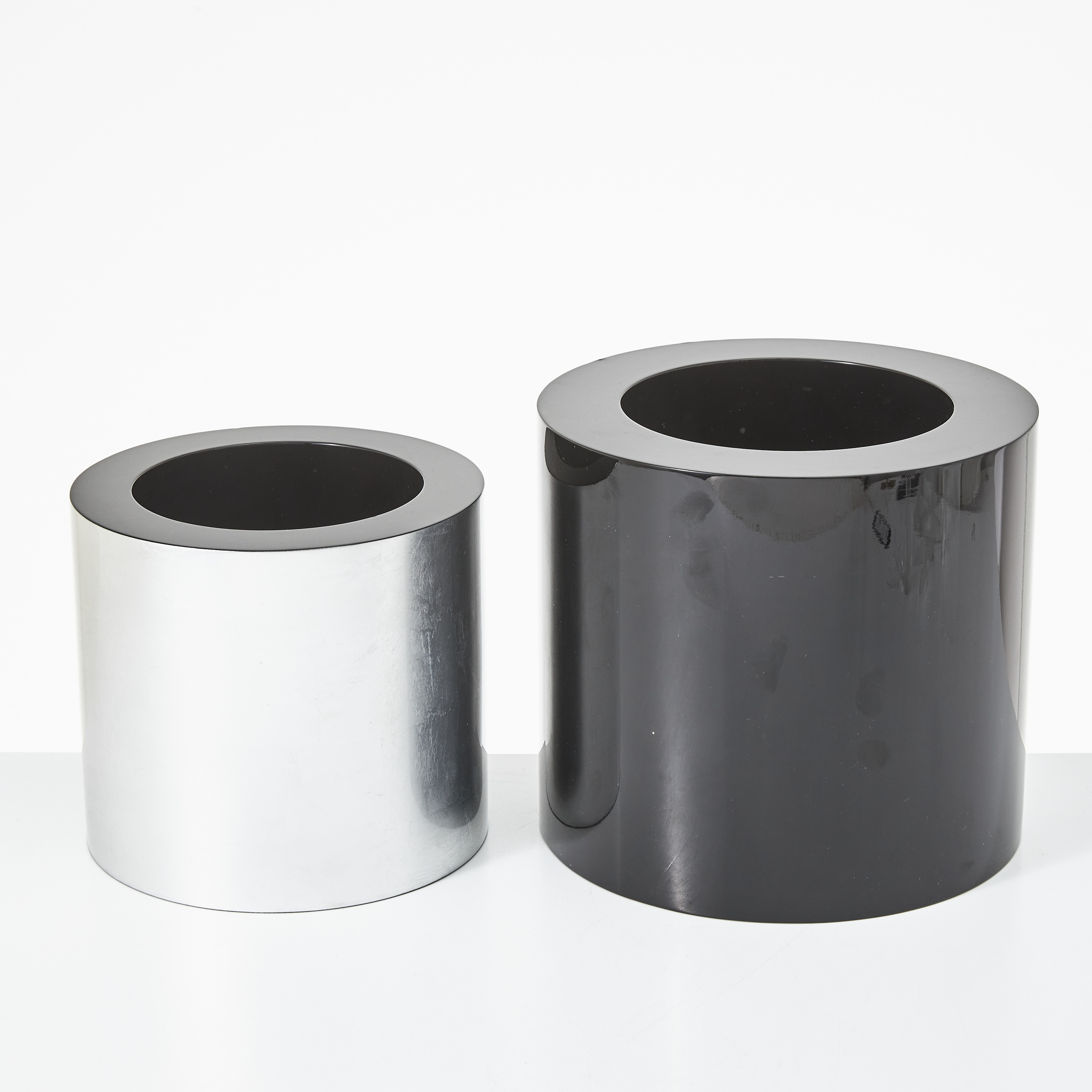 CHRISTIAN LIAIGRE. vaser, 2 st , Liaigre, Frankrike, märkta, 2000-tal.