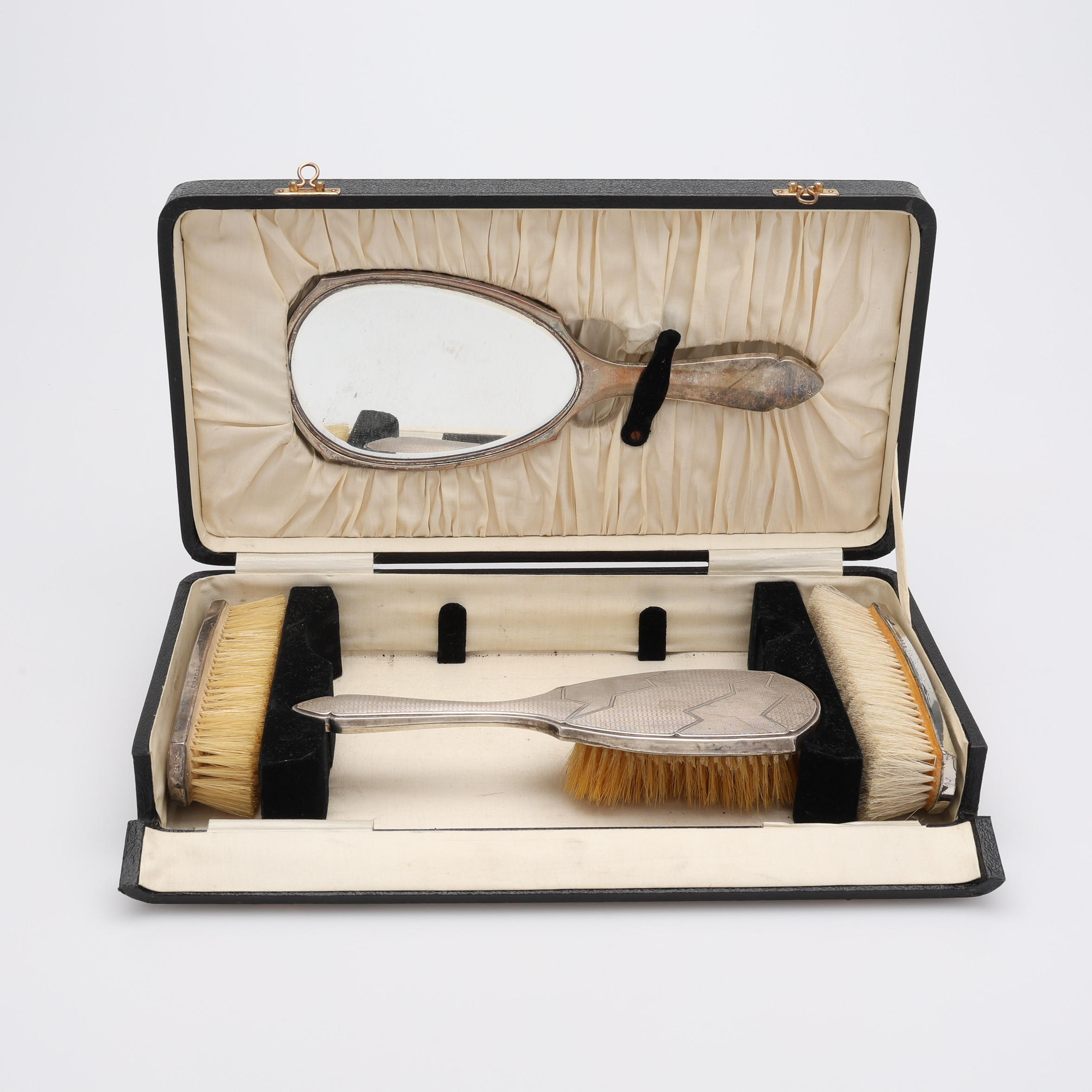 TOILETSET, SILVER, DANIEL MANUFACTURING COMPANY, BIRMINGHAM 1931.