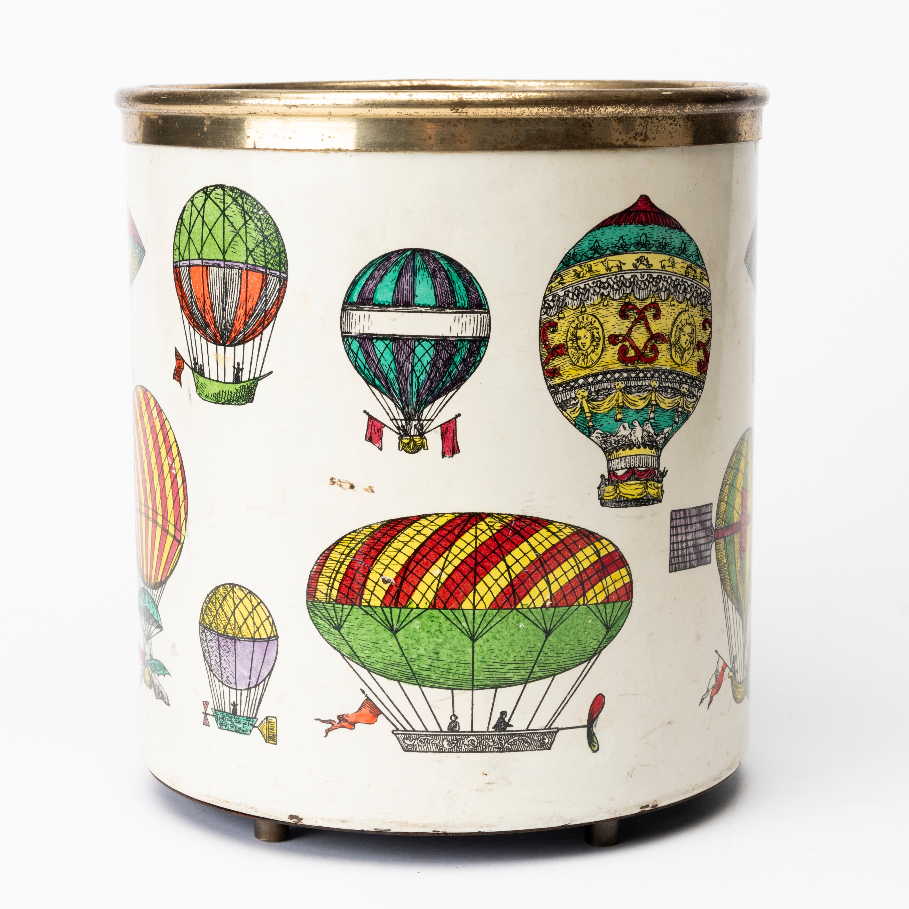 PIERO FORNASETTI. Papperskorg, emaljerad metall med dekor av luftfarkoster, Milano, Italien, 1960-tal.