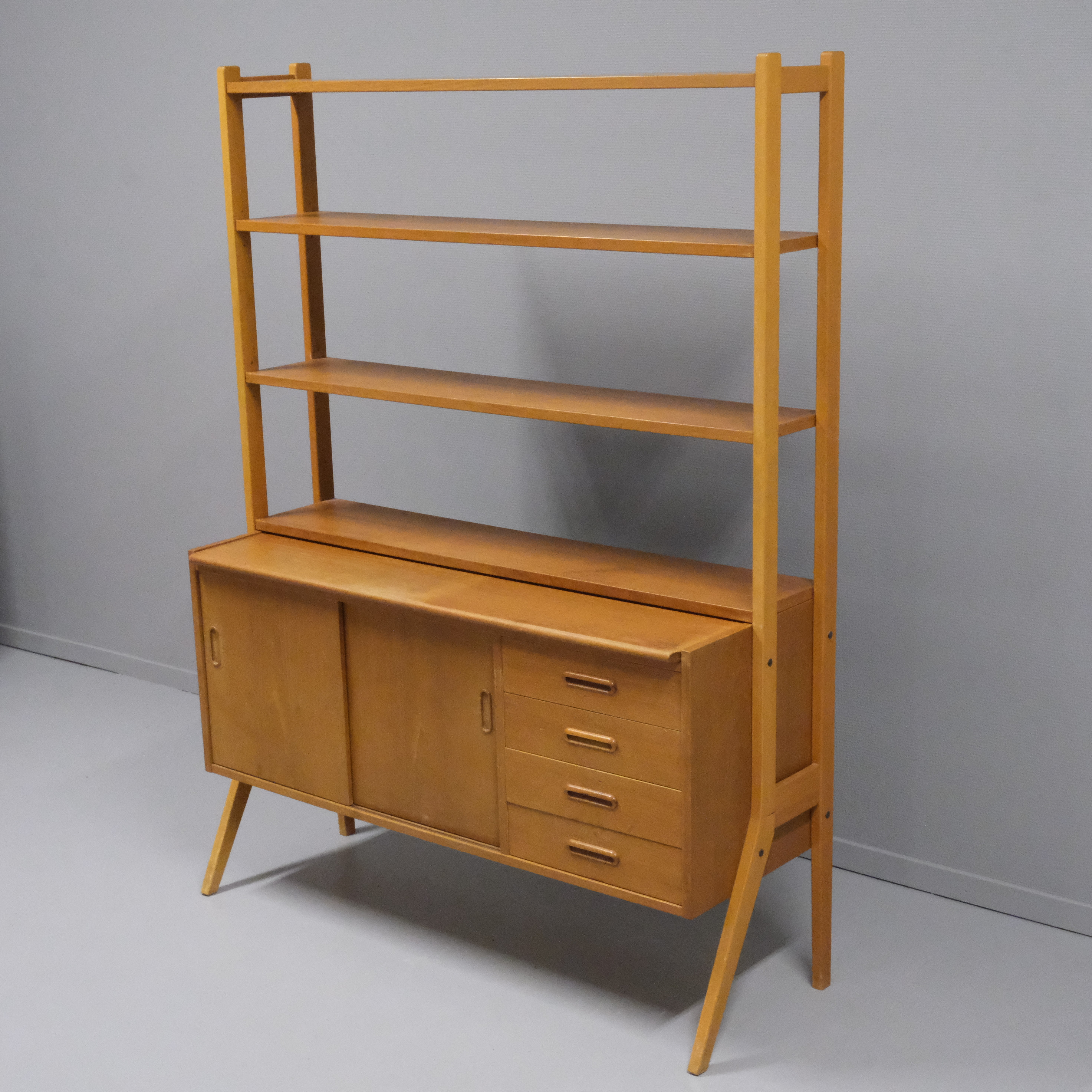 BOKHYLLA MED SKRIVSKIVA, 1960-TAL.