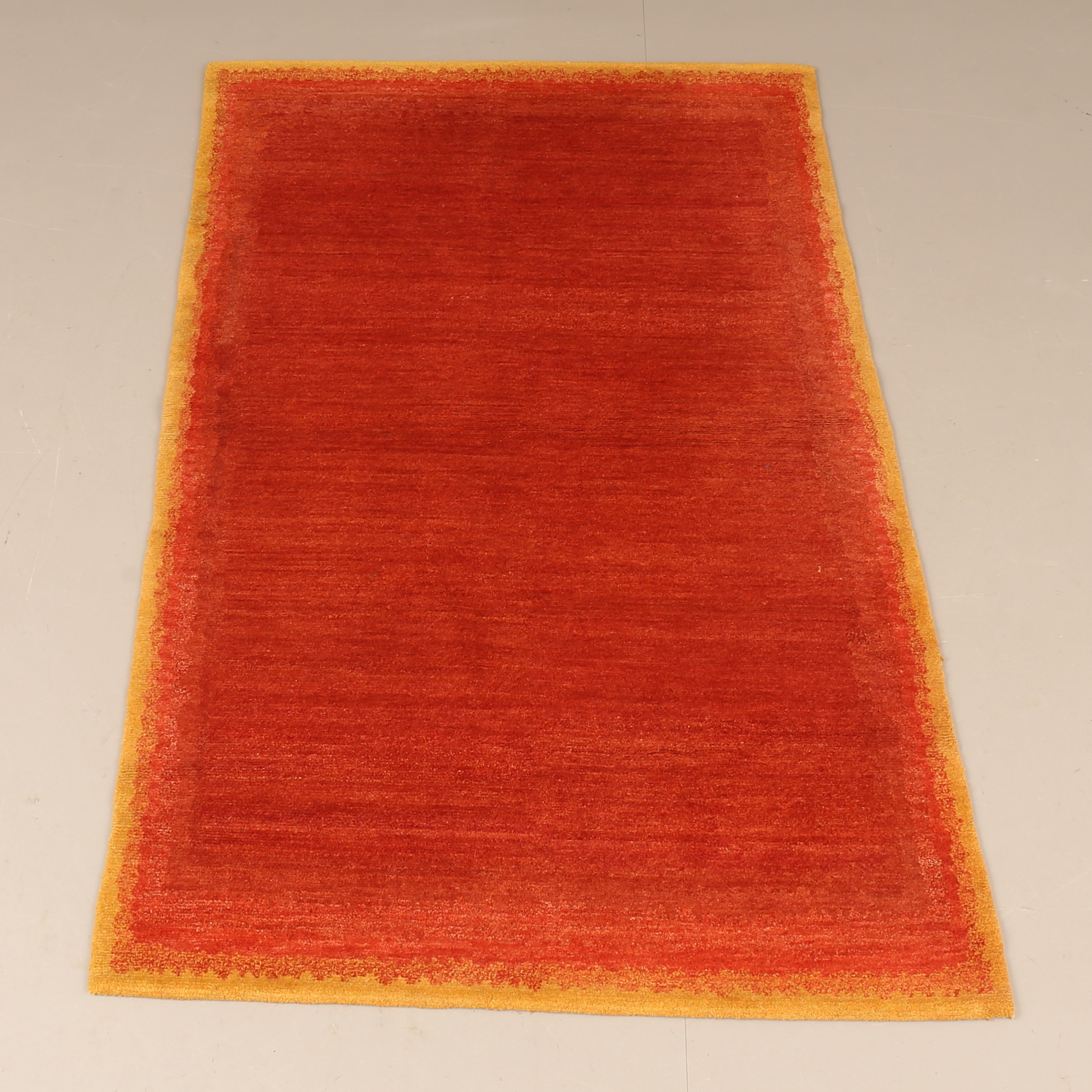 MATTA, orientalisk, cirka 200 x 120 cm.