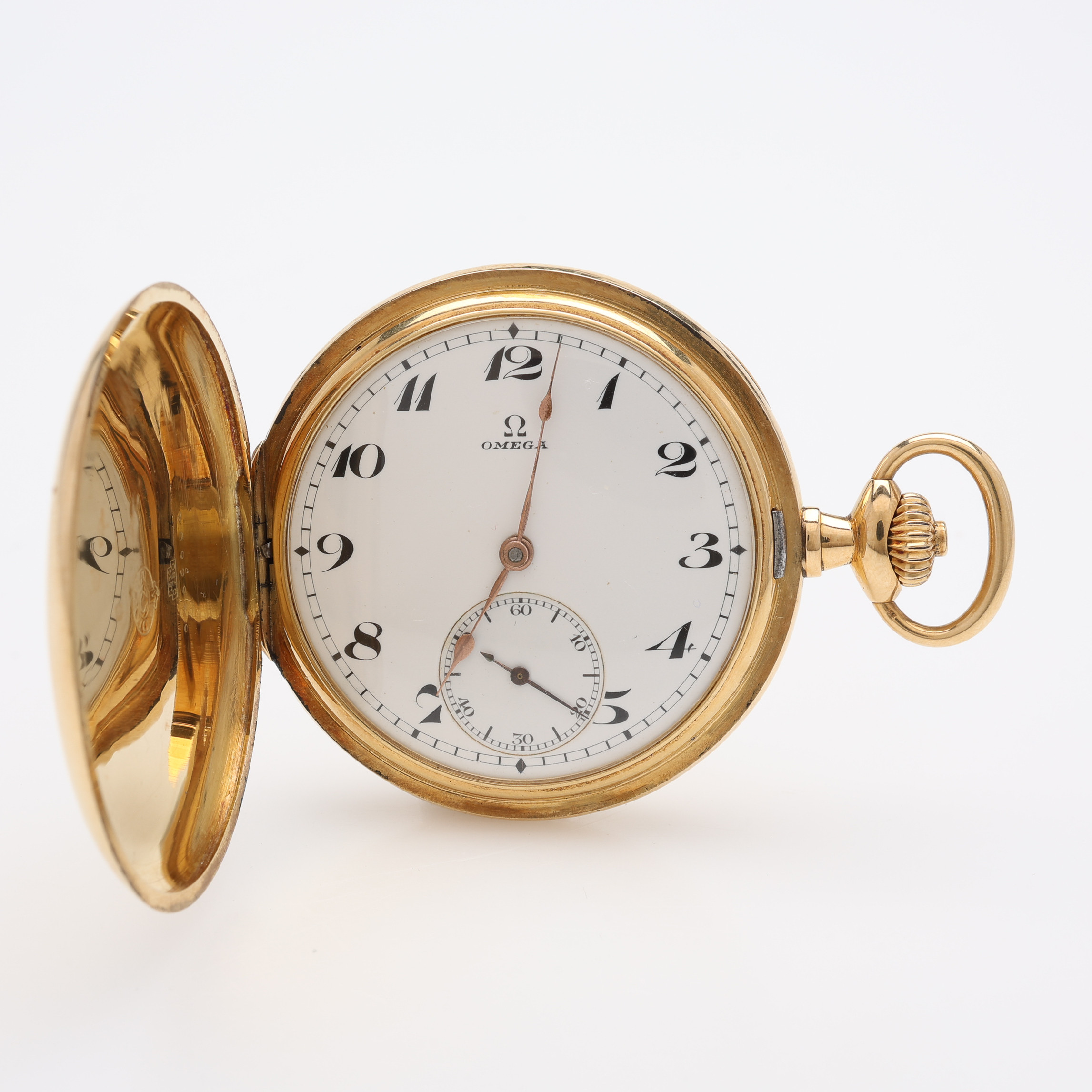 HERRFICKUR, OMEGA, 18 k guld, savonett, kronuppdrag med ankargång och separat sekundvisning, tillverkad omkring 1916, 103 g.