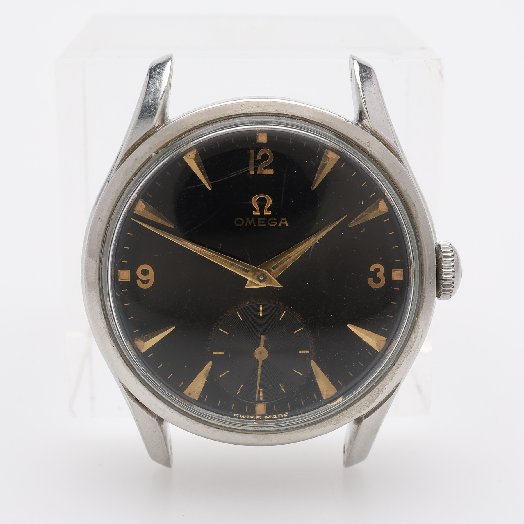 HERRARMBANDSUR, OMEGA, stålboett med manuellt uppdrag och separat sekundvisning, omkring 1952.