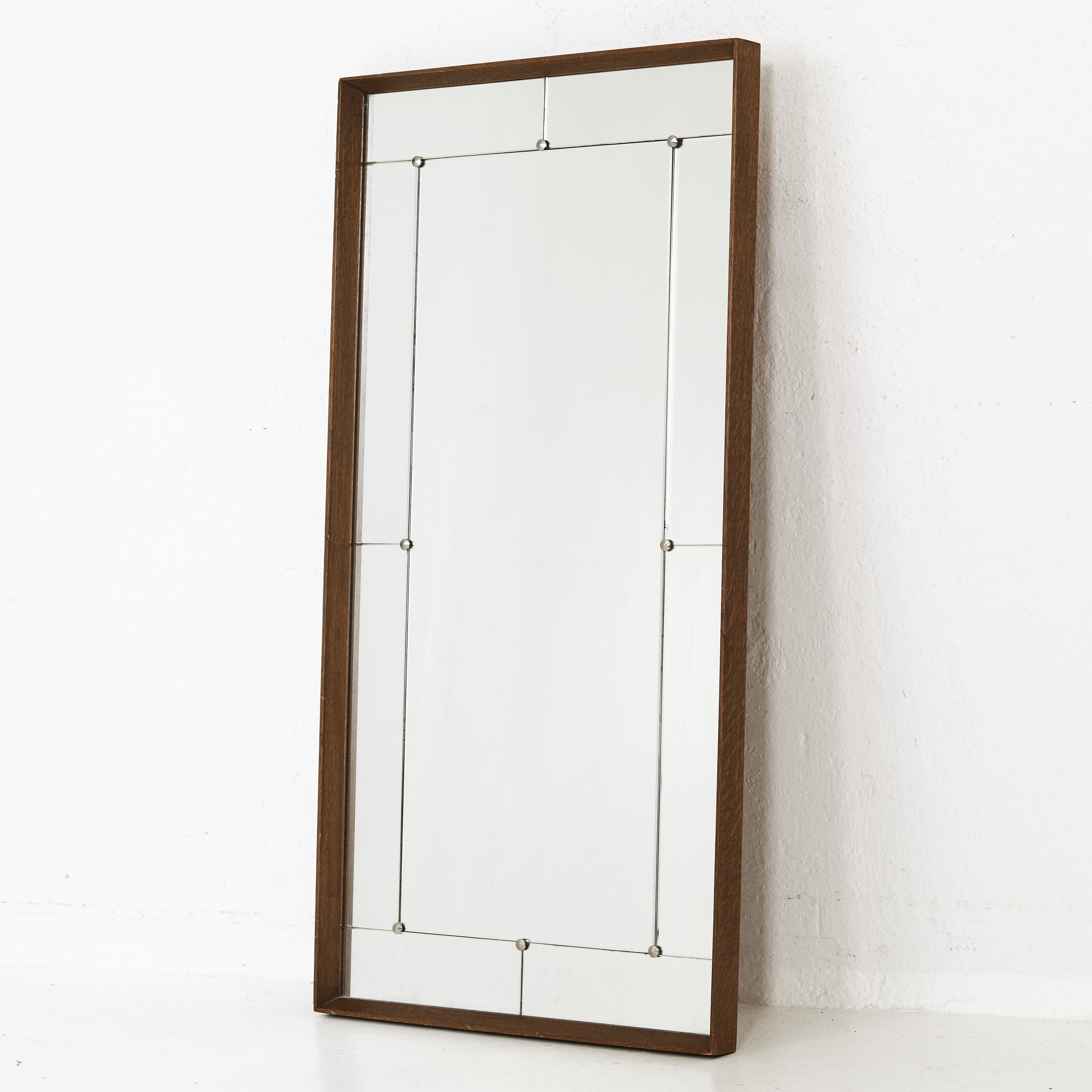 SPEGEL, flerdelat samt fasetterat glas, betsat trä, 1960-tal.