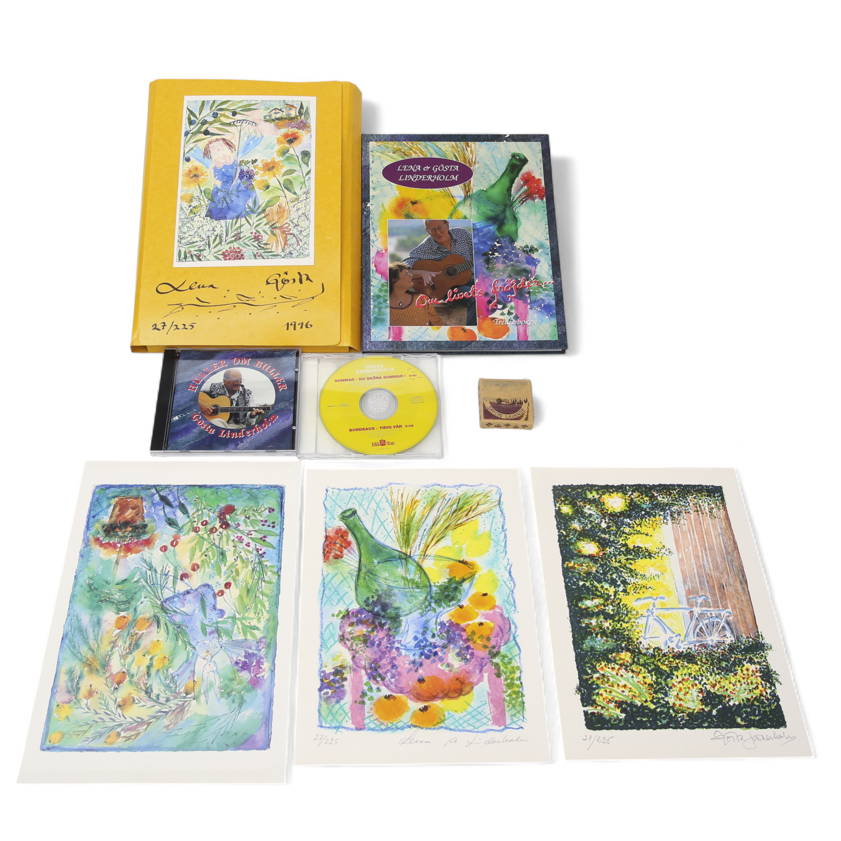 LENA och GÖSTA LINDERHOLM, mapp, cd skivor, bok och 2 färglitografier. numrerade, signerade. År 1996.