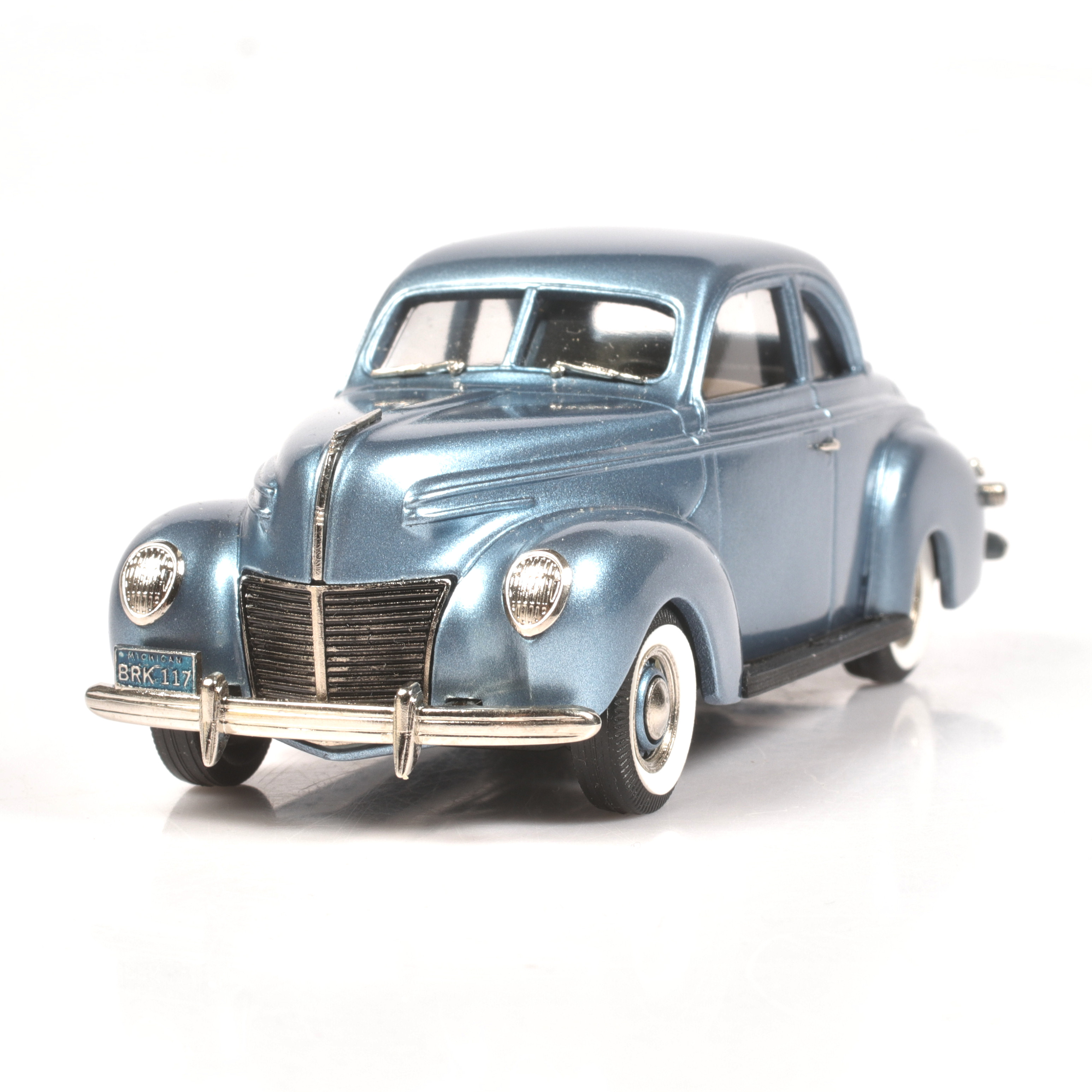 MODELLBIL, metall/resin, Mercury 99-A Sedan Coupé, 1939, Brooklin Models, skala 1:43.