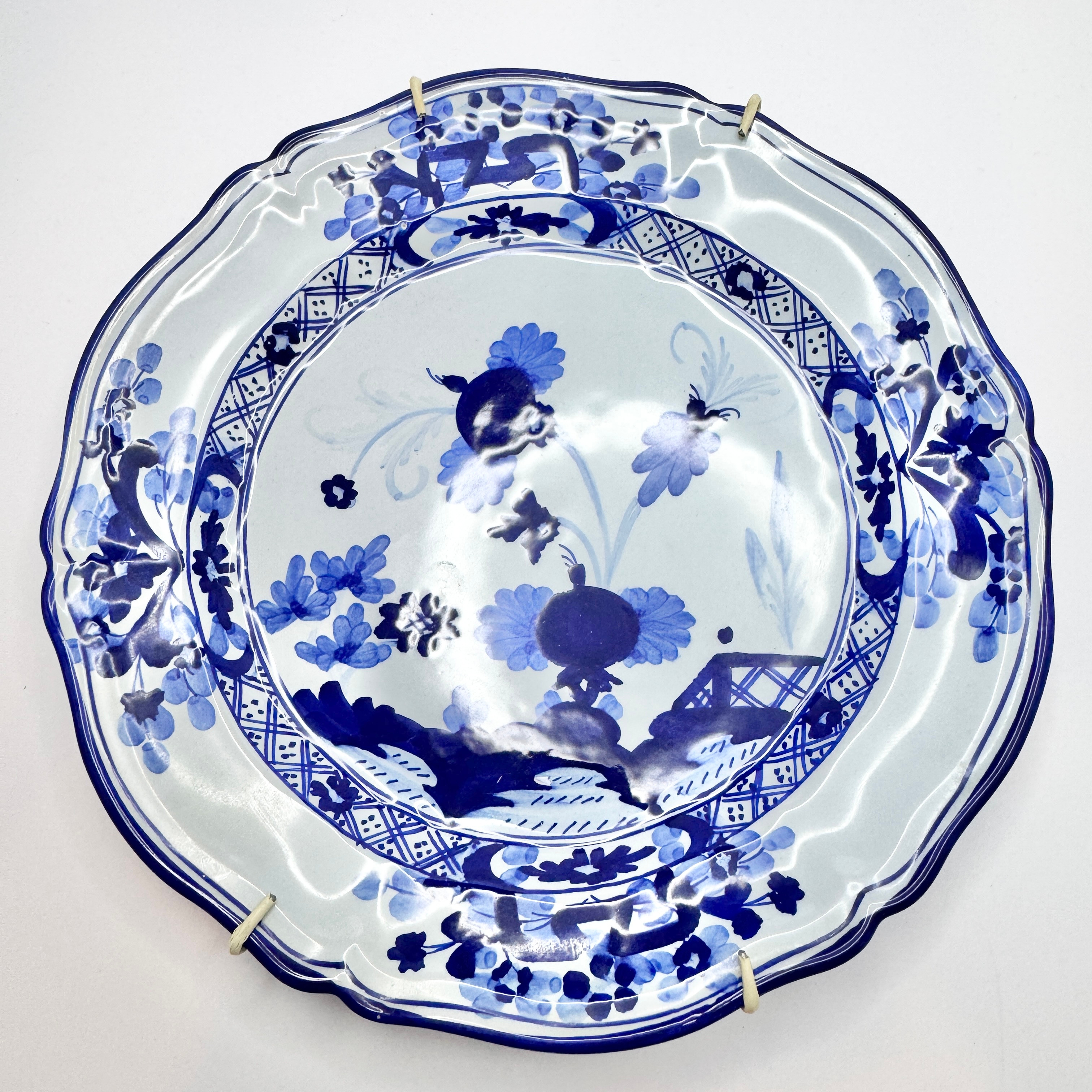 Signerad Väggtallrik. Italien.