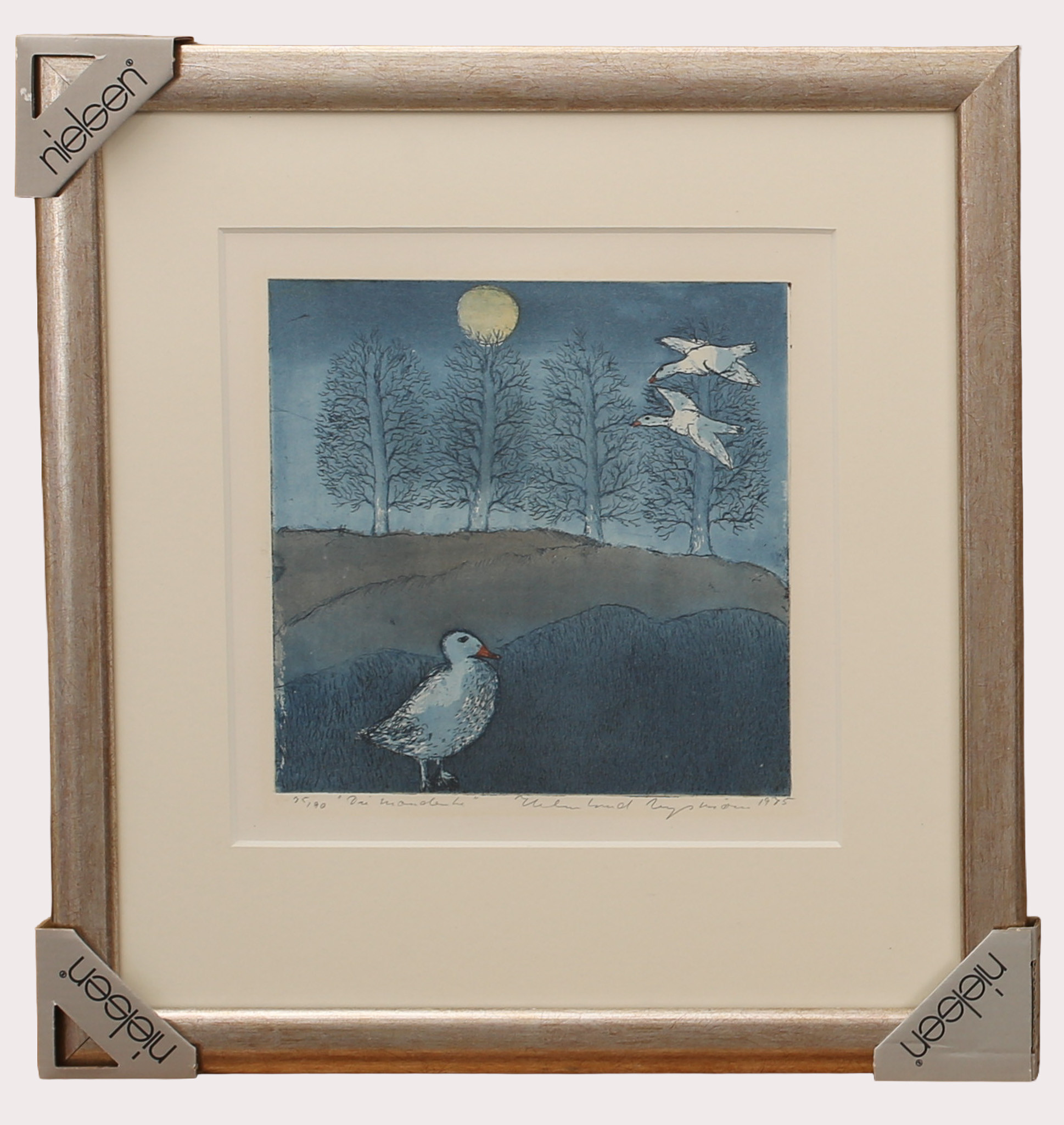 HELMTRUD NYSTRÖM. Färgetsning. fåglar i månskenet, numrerad 75/190, signerad, daterad 1975.