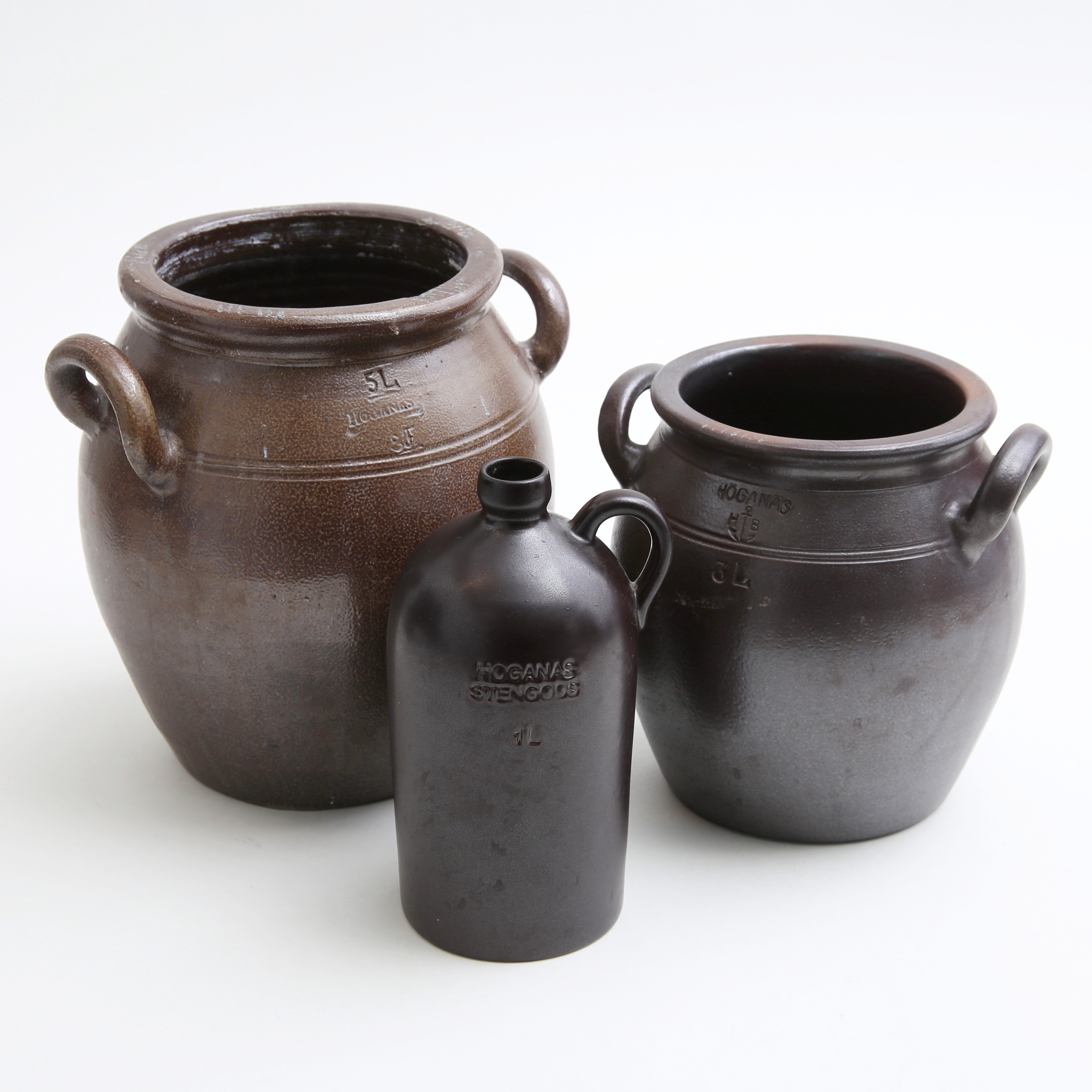 FLASKA samt KRUS, 3 delar glaserat stengods, Höganäs.