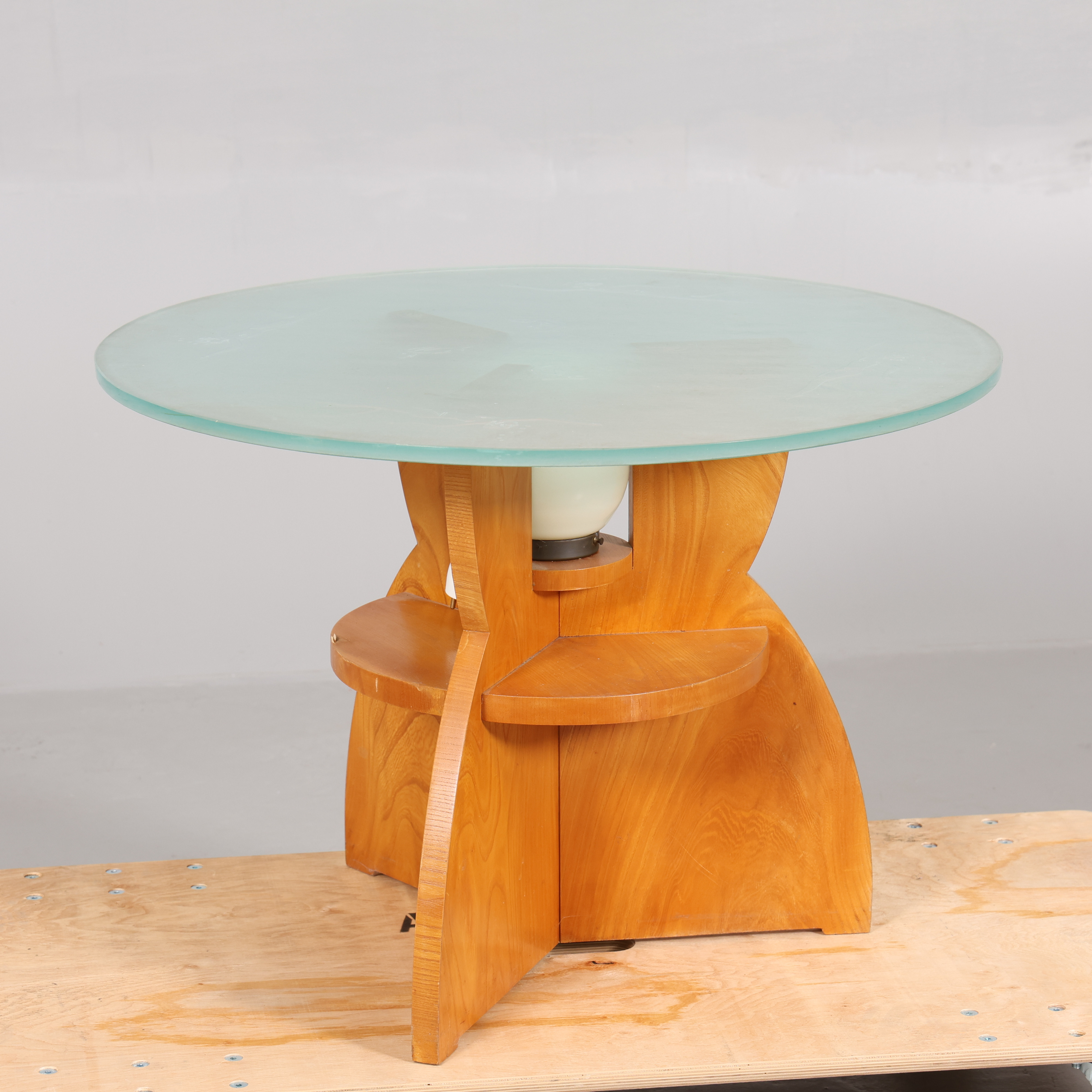 SOFFBORD med glasskiva, belysning undertill, omkring 1940-tal.