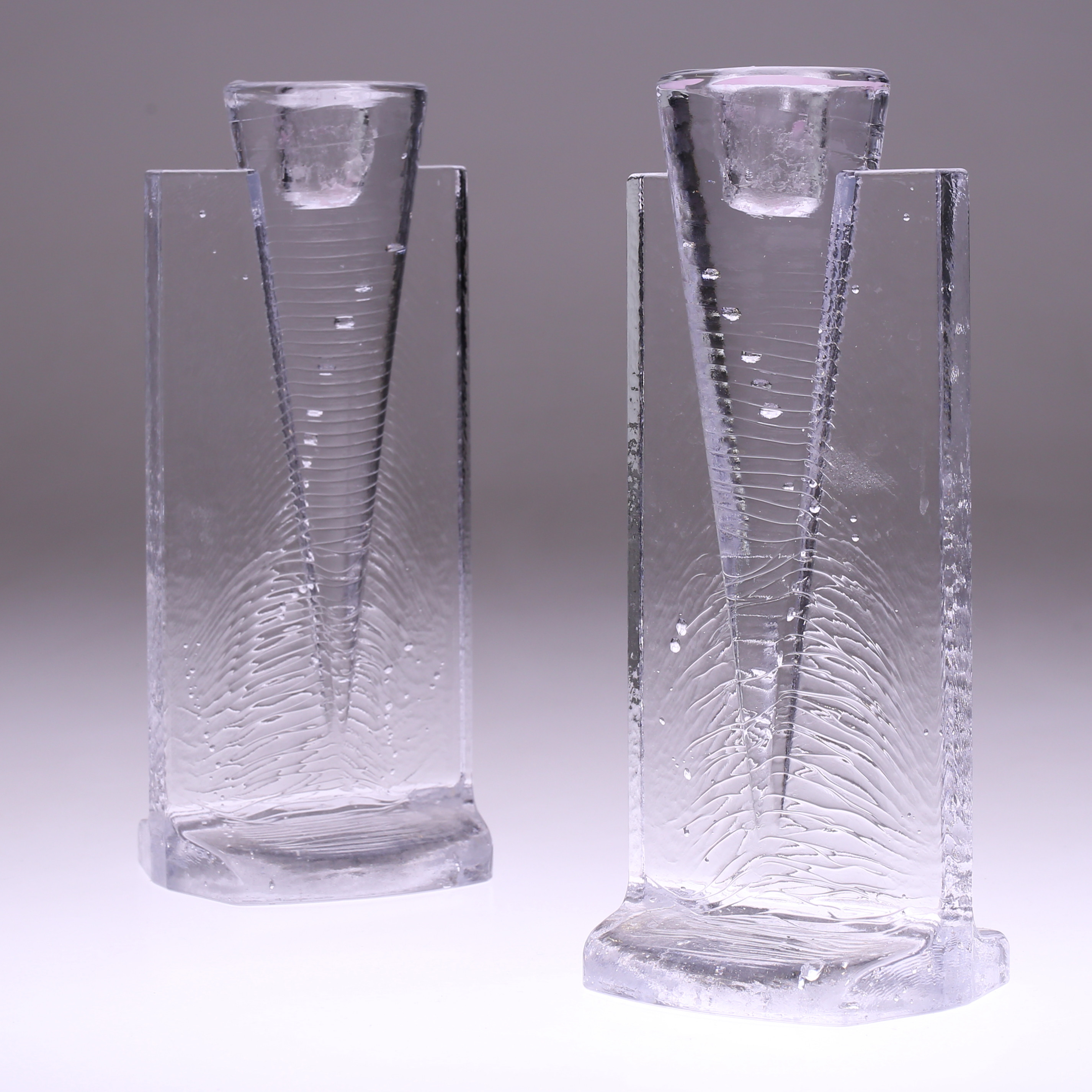 LJUSSTAKAR, 1 par, glas, Kjell Engman, "Ice age", Kosta Boda.