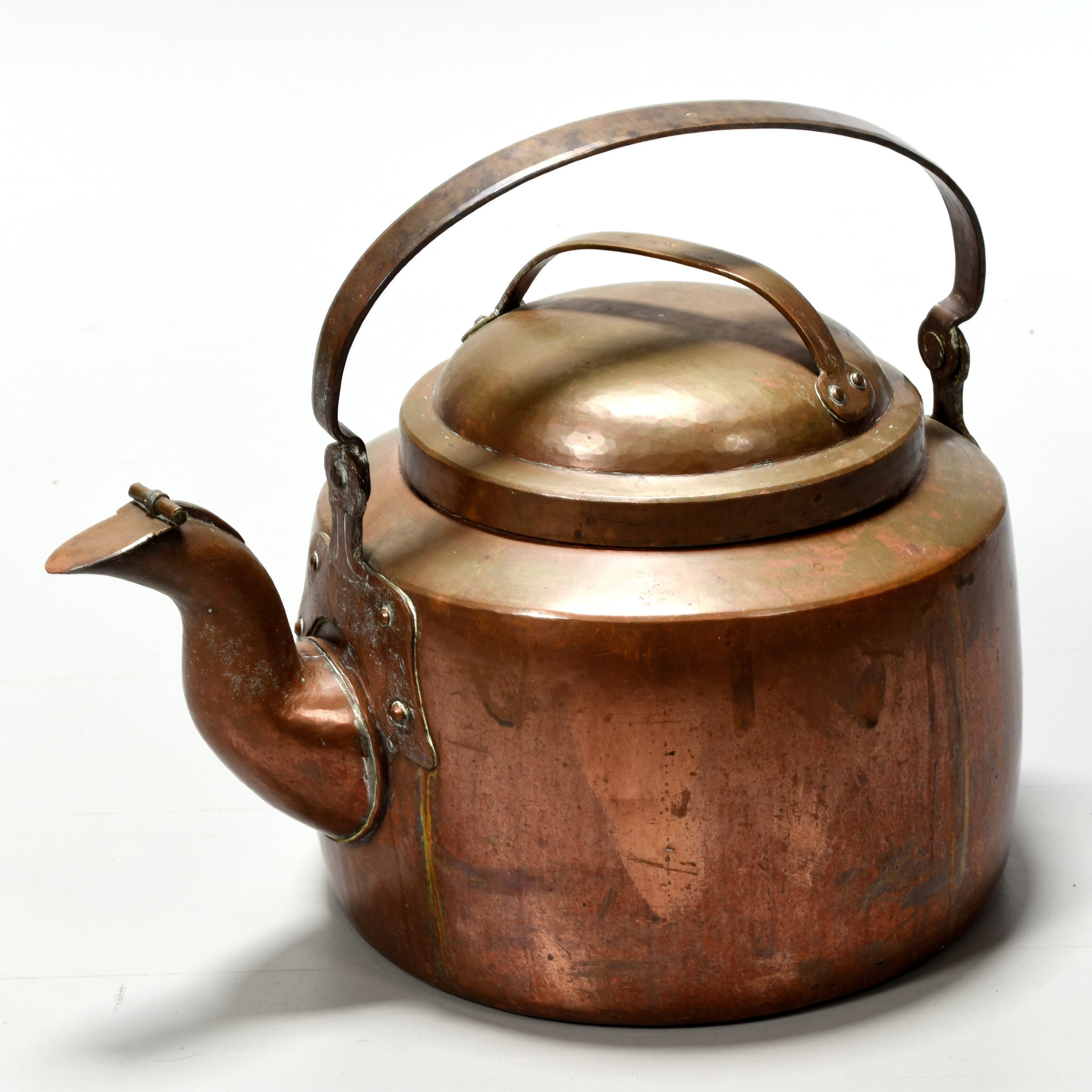 ANDERS LINDSTRÖM. Kaffepanna, koppar, 18-1900 tal, hjärt och mustaschfäste.