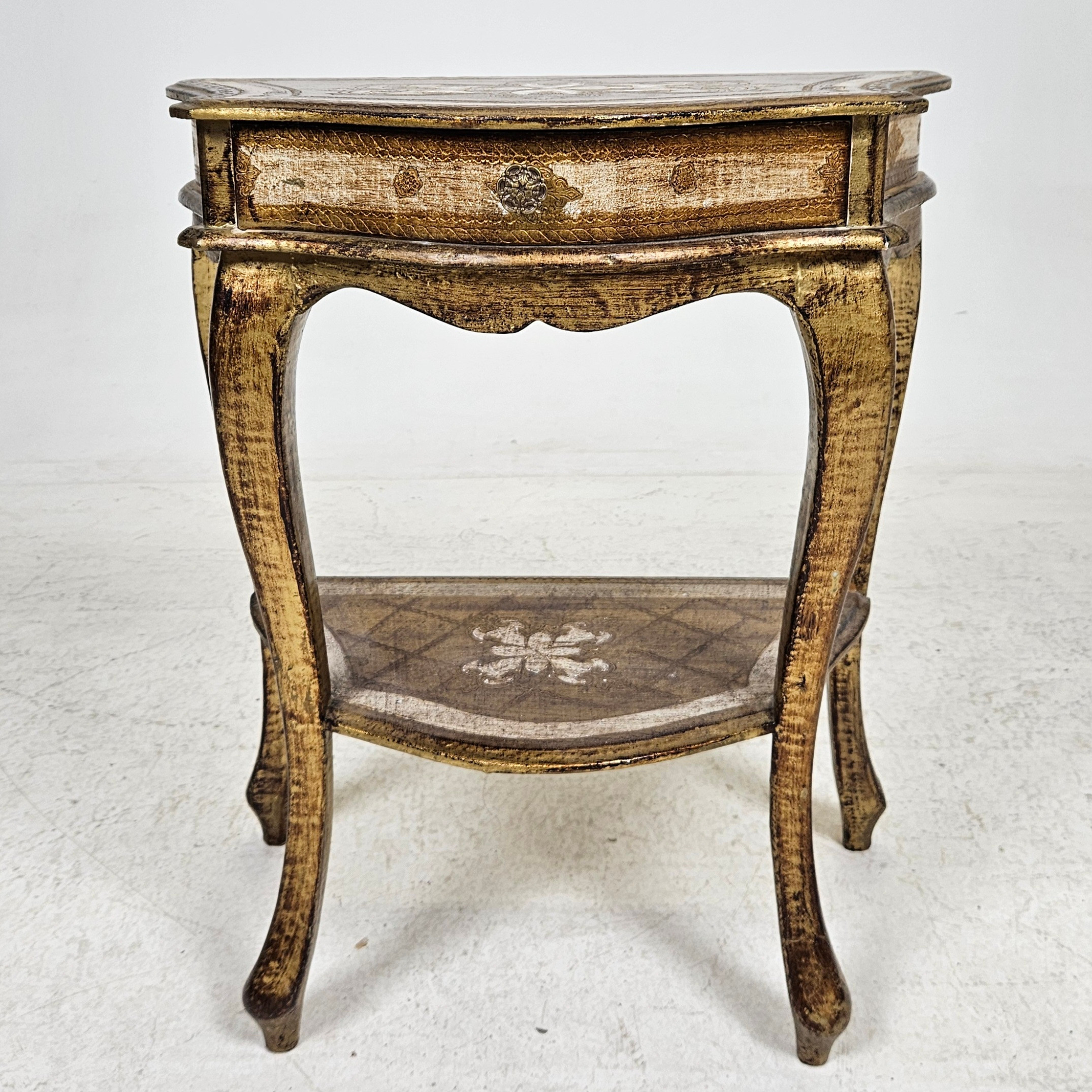 SÄNGBORD, 1900-talets andra hälft.