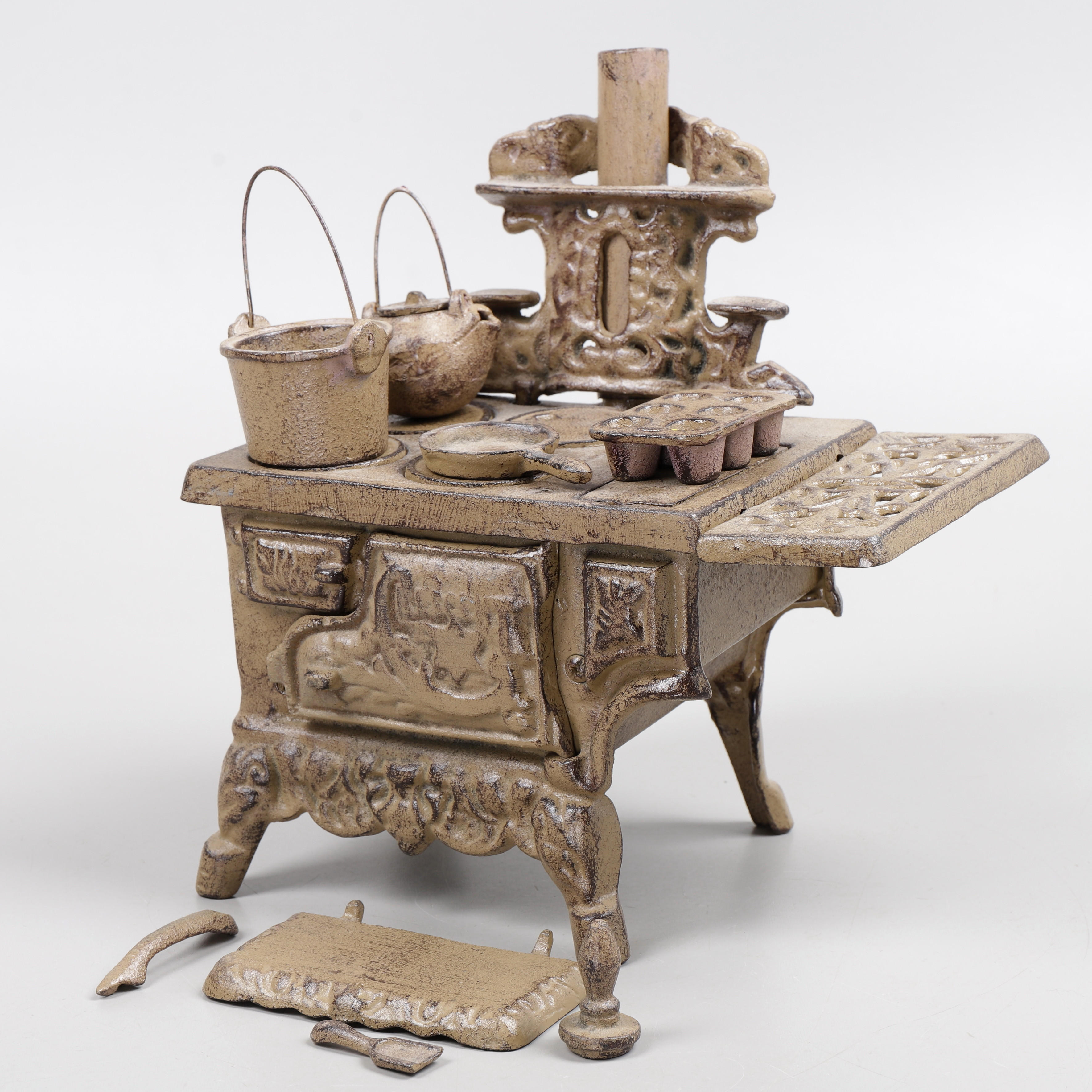 GJUTJÄRNSSPIS, leksaksmodell, 1900-tal.