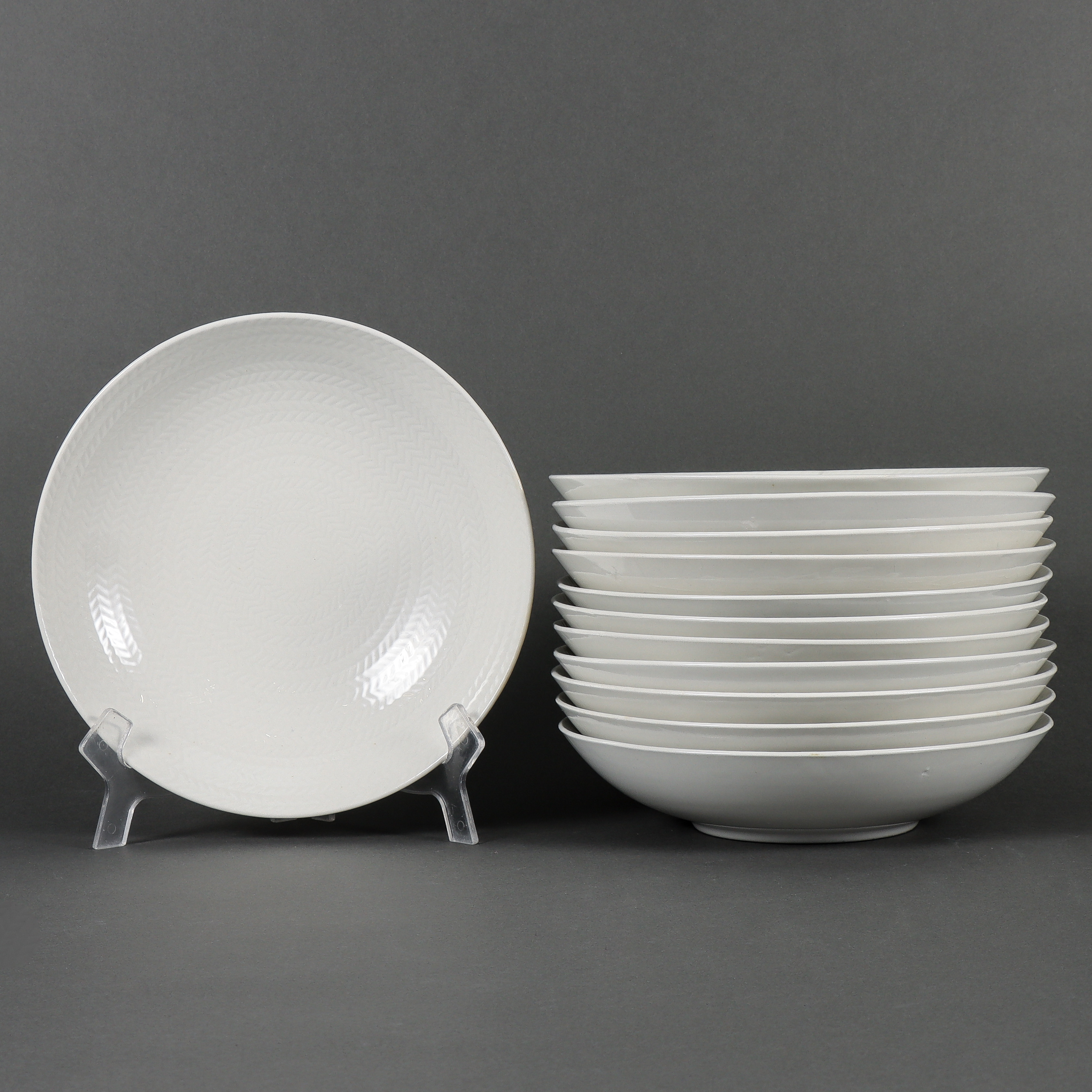 HERTHA BENGTSON. Tallrikar, 12 stycken djupa, Rörstrand Blå Eld.