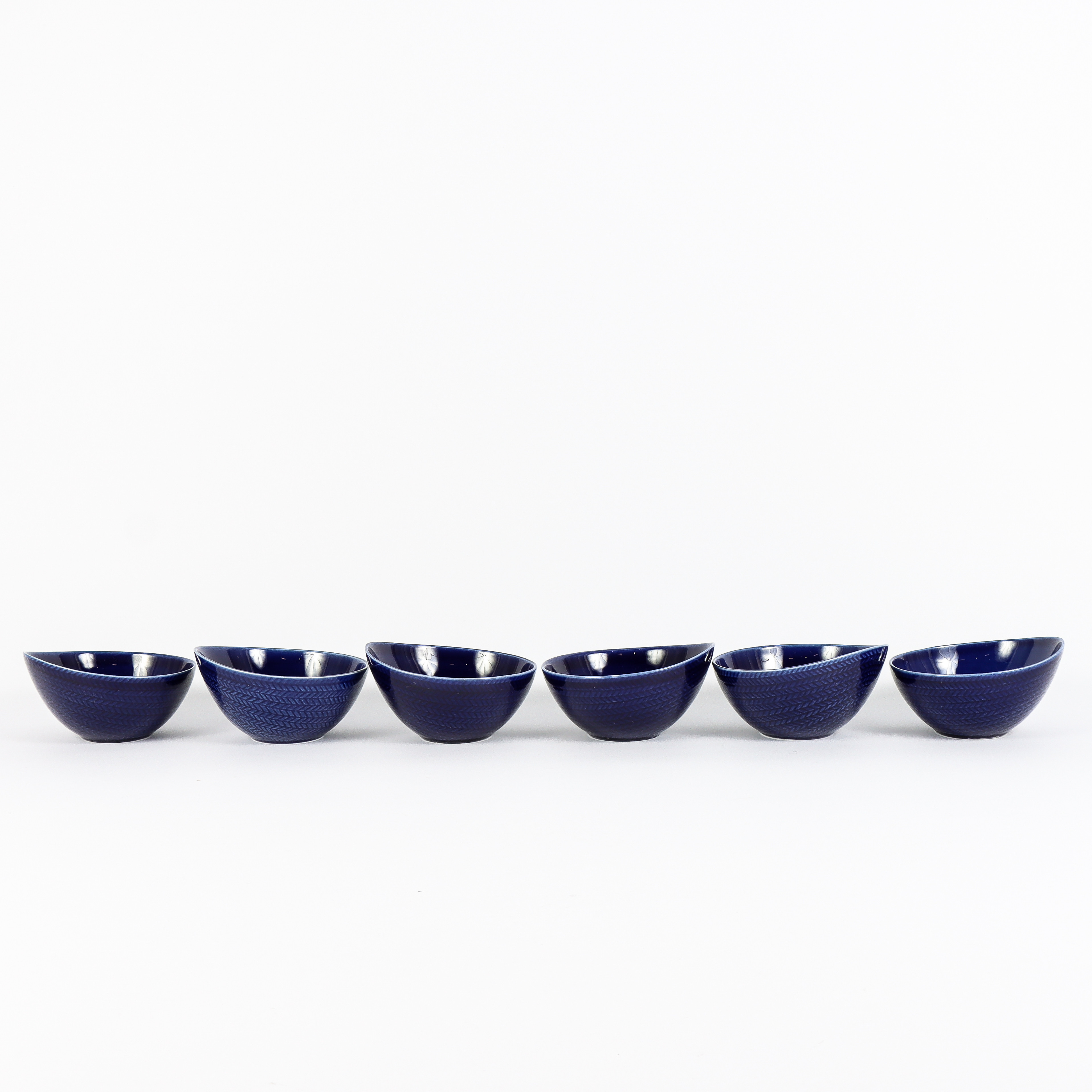 HERTHA BENGTSON. Skålar, 6 stycken, Rörstrand, Blå Eld.