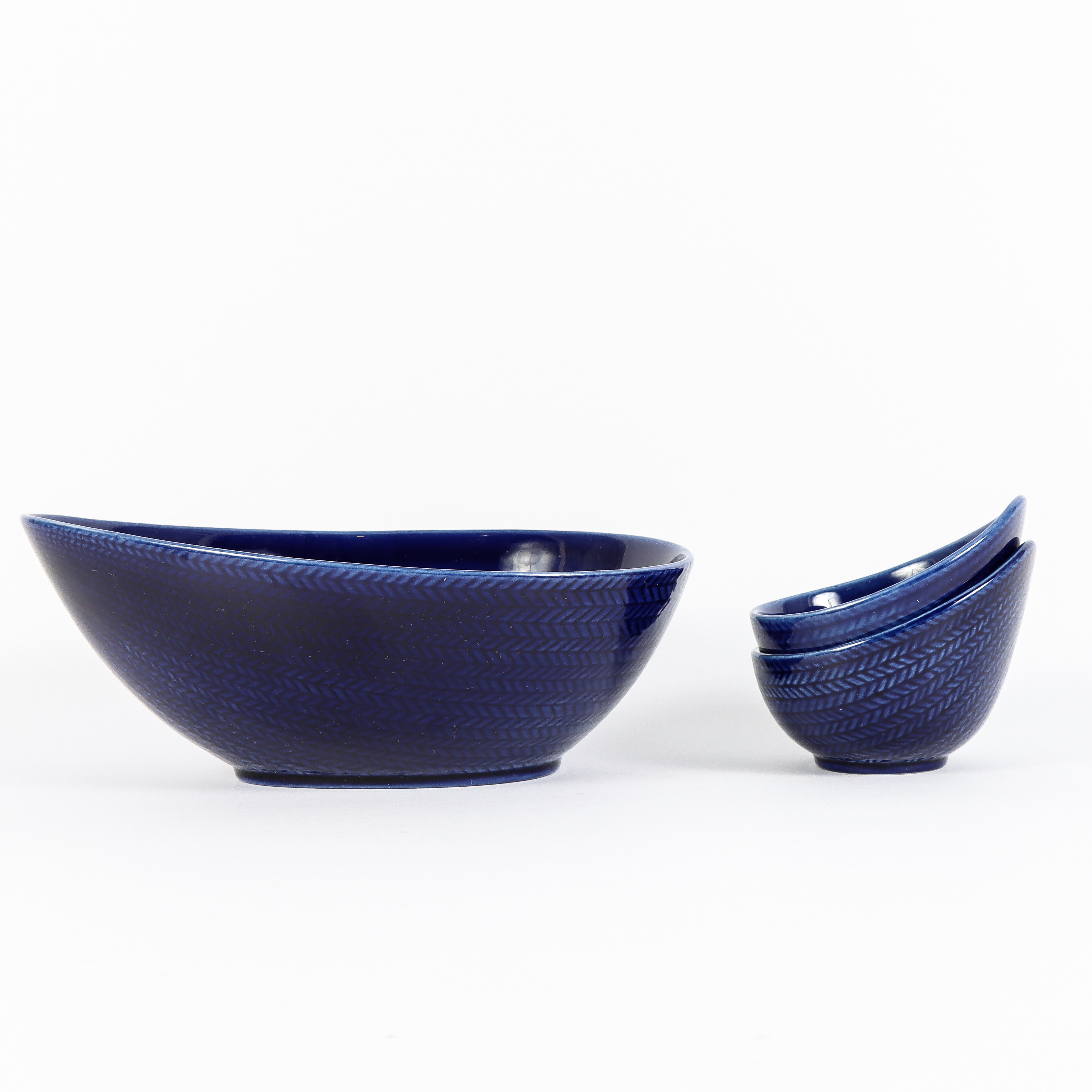 HERTHA BENGTSON. Skålar, 3 stycken, Rörstrand, Blå Eld.