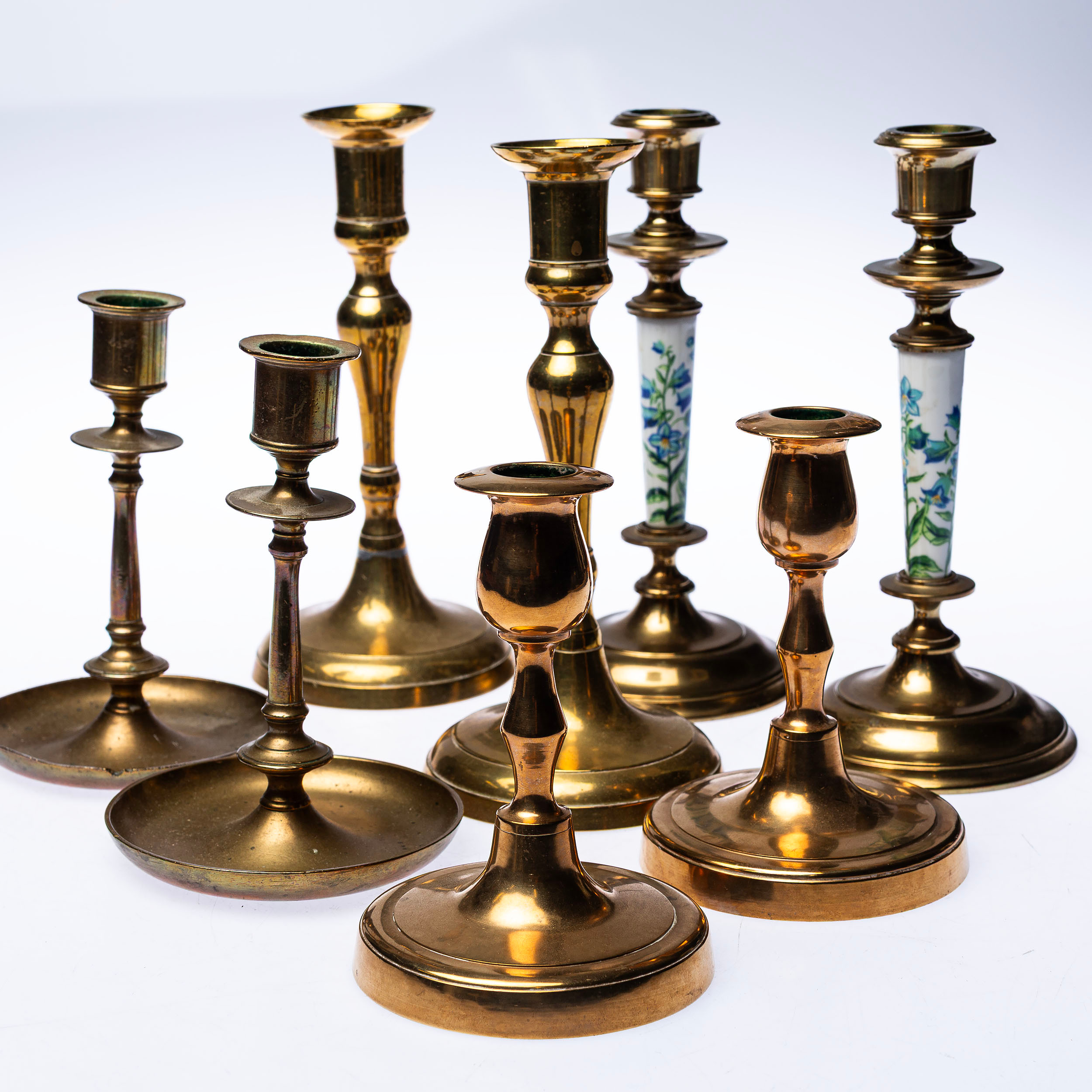 LJUSSTAKAR, 8 st malm/mässing.