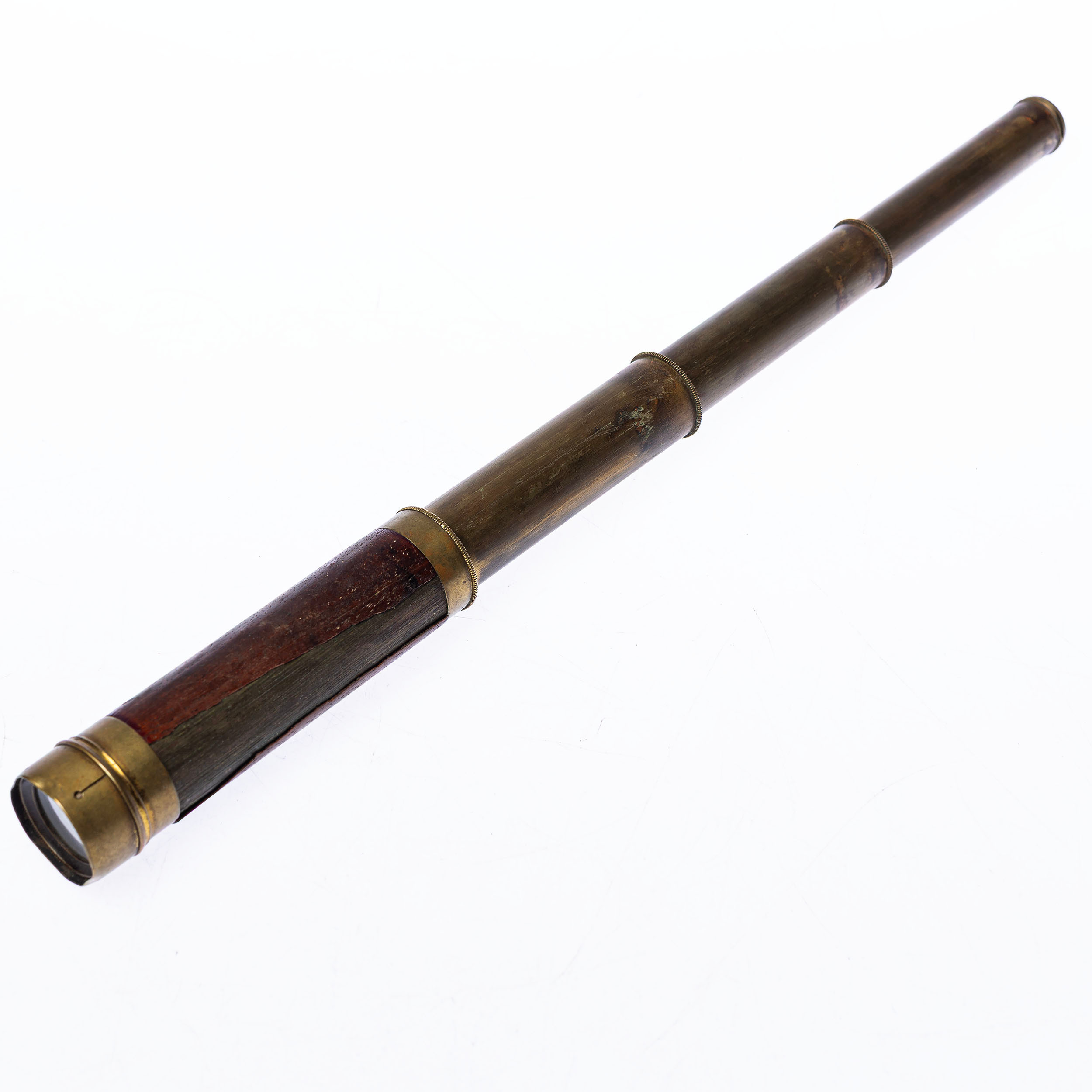 TELESKOPKIKARE, mässing, 1900 - talets första hälft.