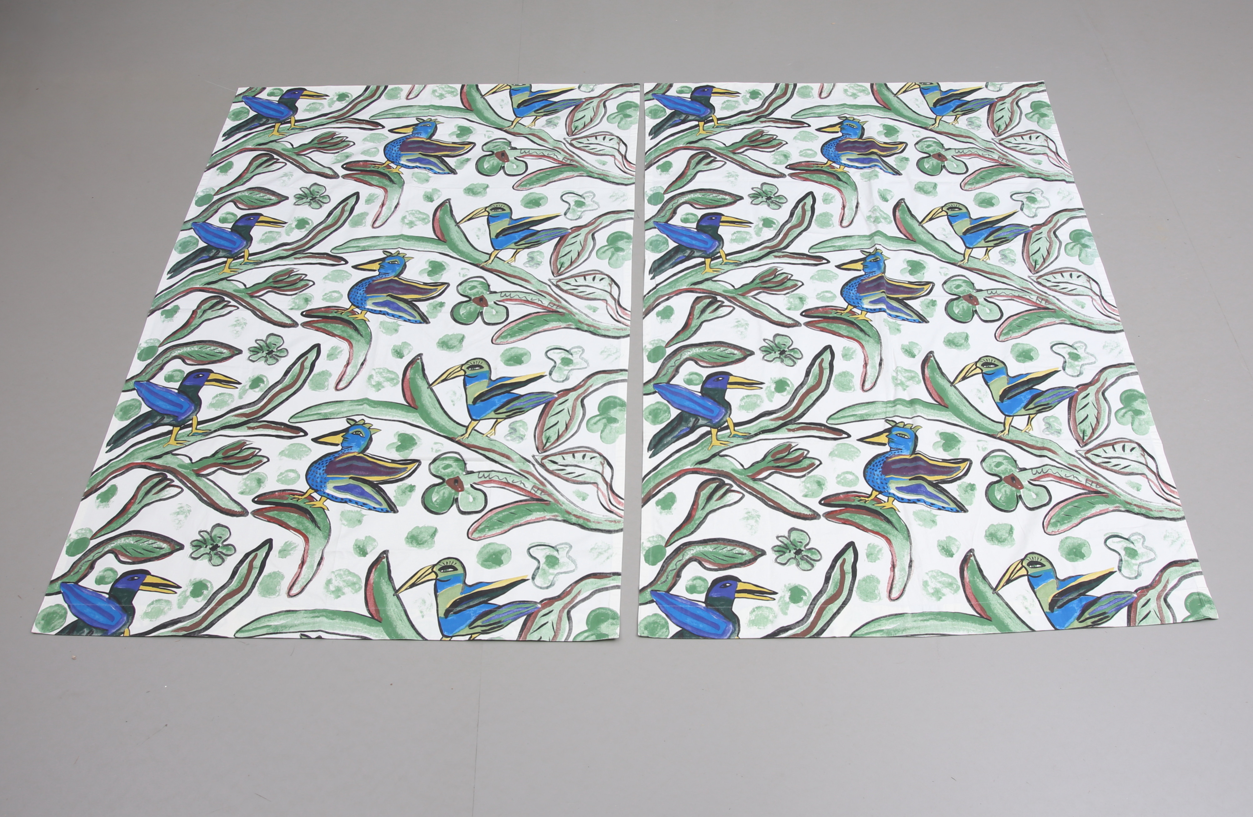 GARDINLÄNGDER, ett par, Ulrica Hydman Vallien, Kinnasand, 1990-tal.