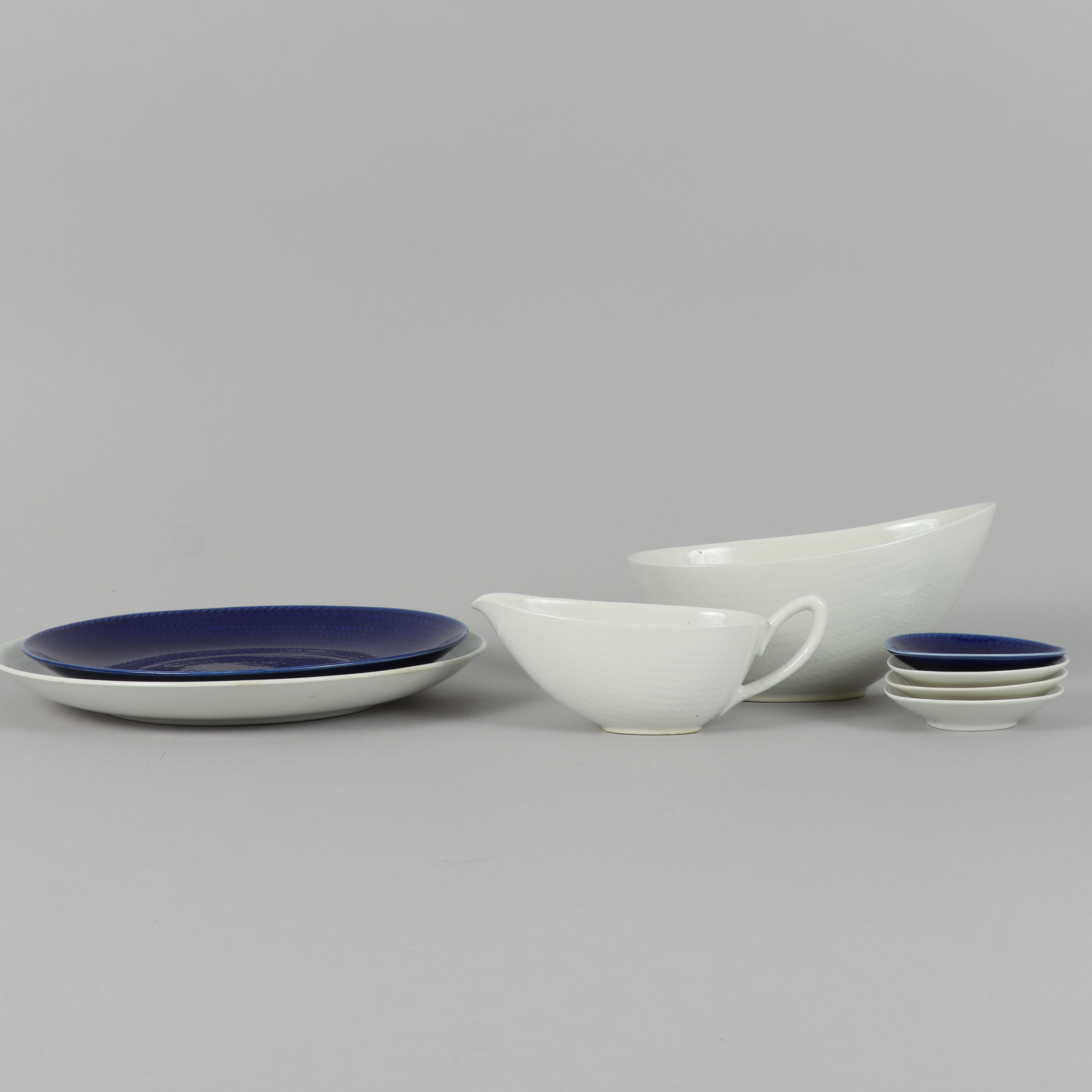 HERTHA BENGTSON. Servisporslin 8 delar, Rörstrand Blå Eld.