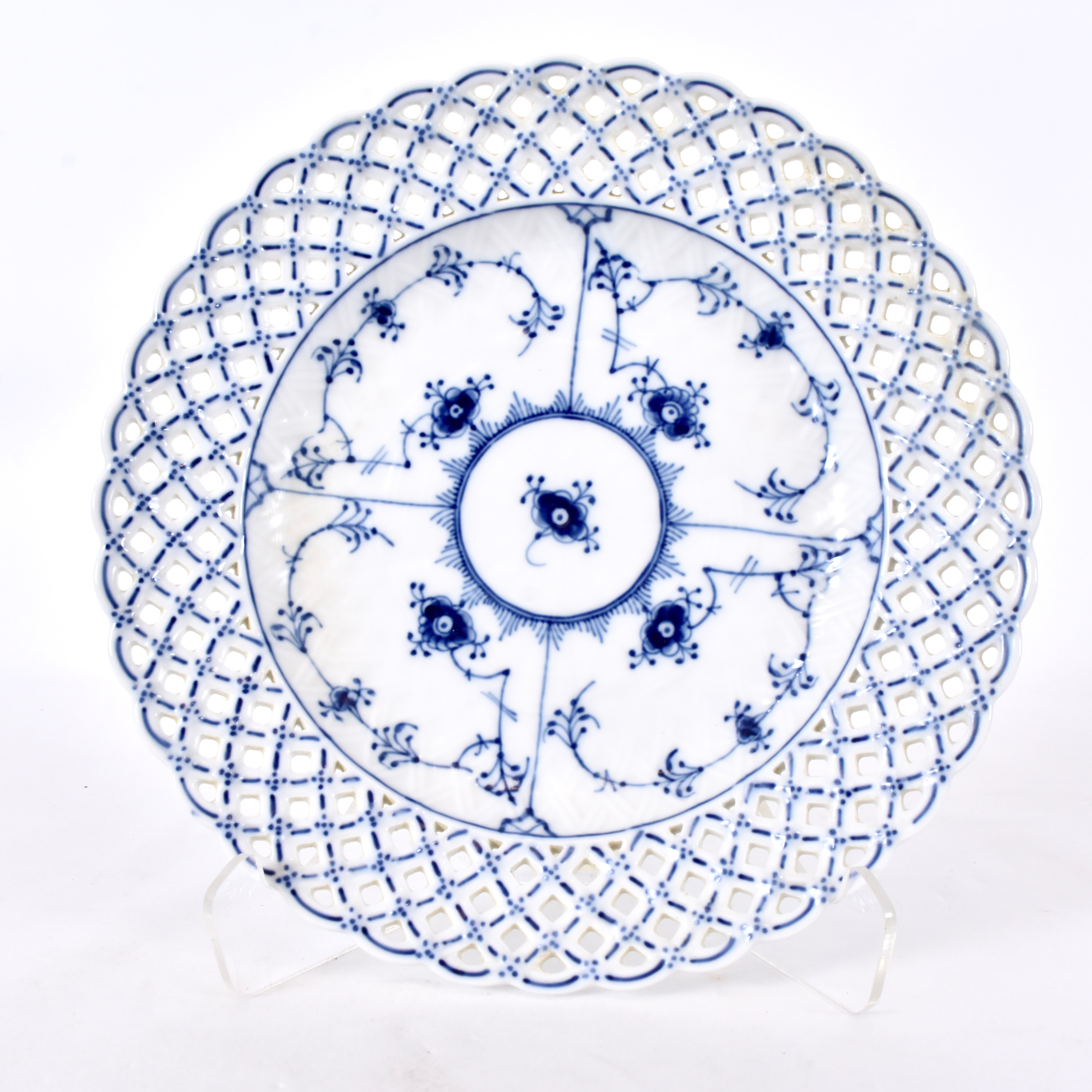 FAT, porslin, "Musselmalet helblond", modell 1098, Royal Copenhagen, Danmark.