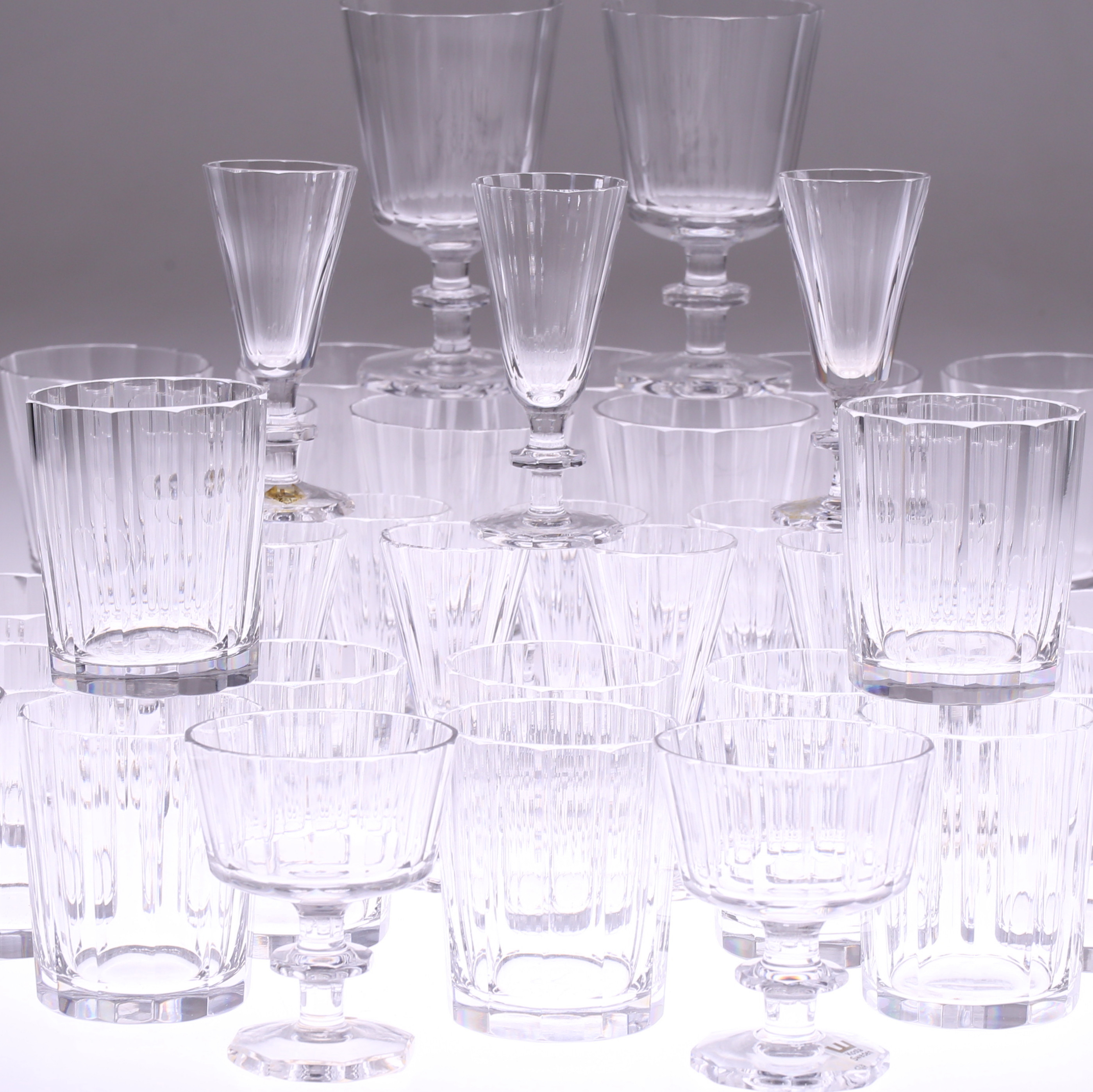 ELIS BERGH. GLASSERVISDELAR, 40 delar, "Karlberg", Kosta.