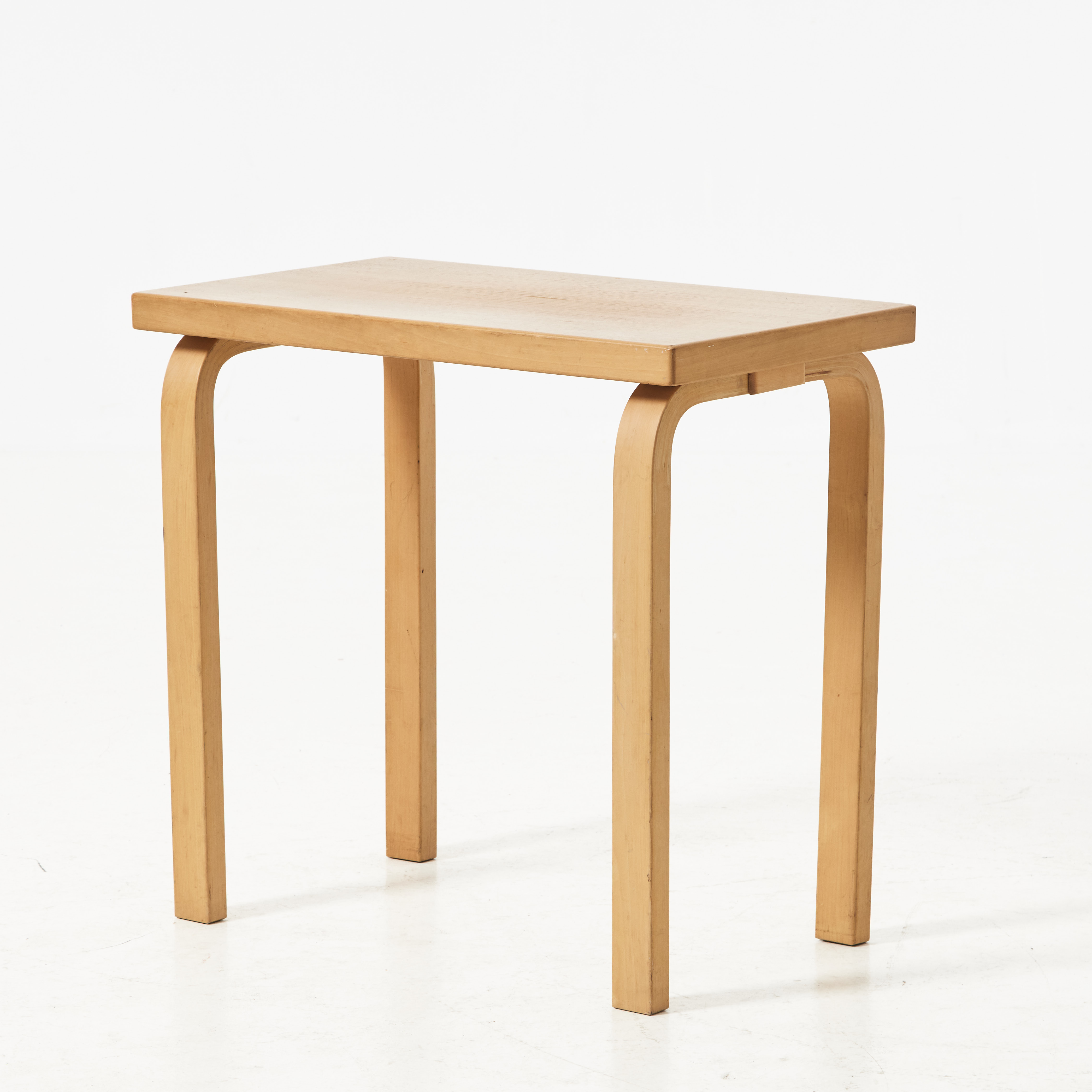 ALVAR AALTO. bord, björk, Artek.