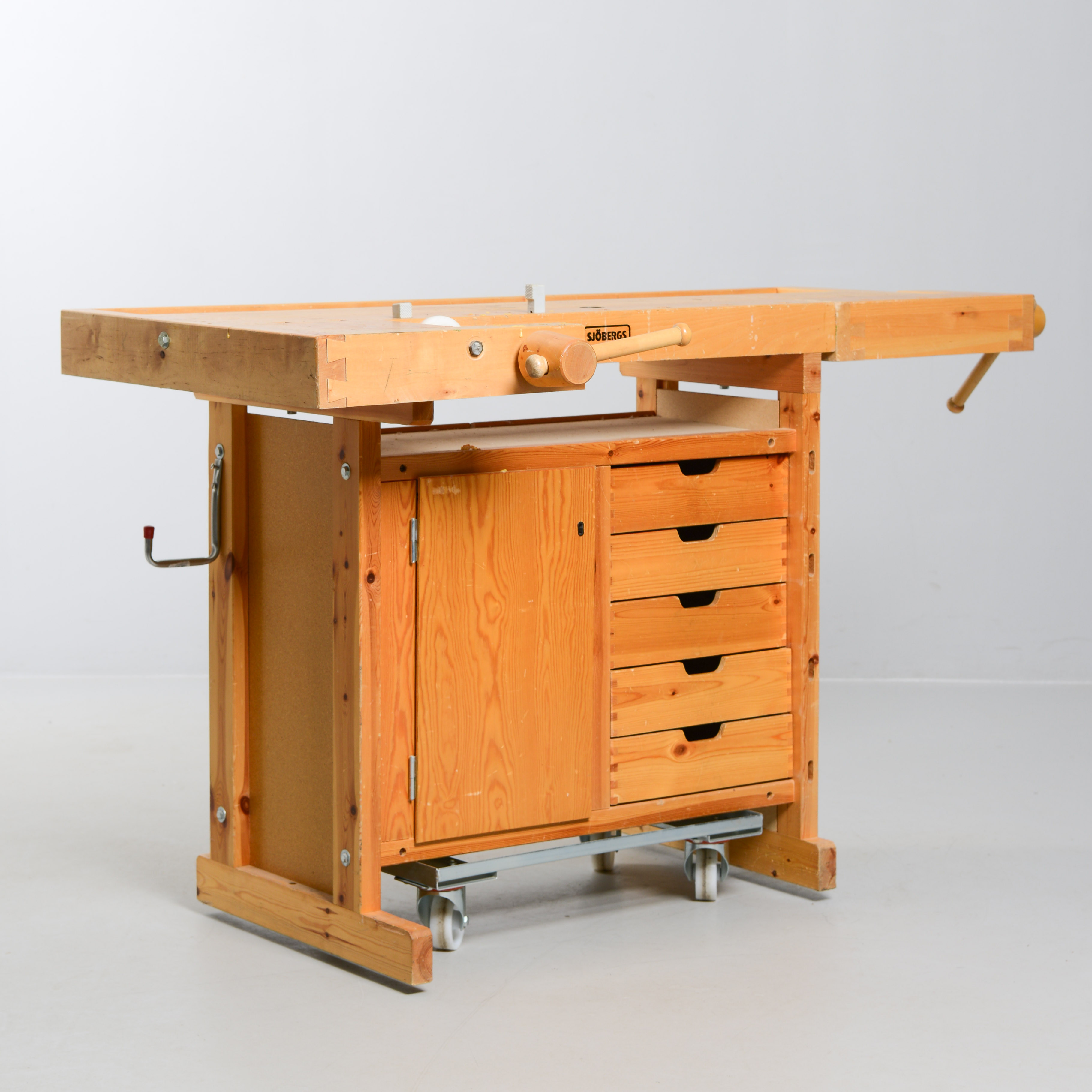 SNICKARBÄNK, Sjöbergs of Sweden.