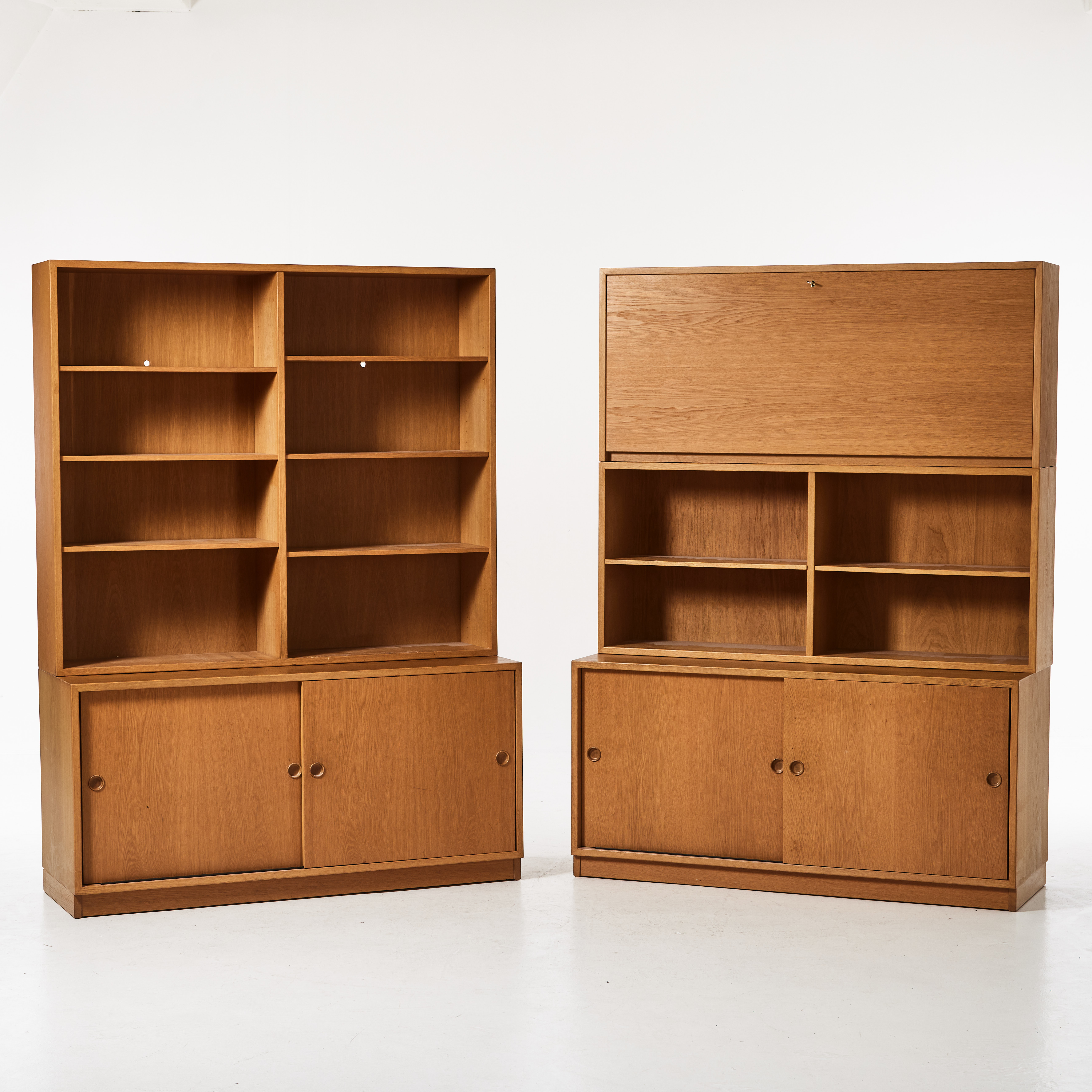 BORGE MOGESEN. Bokhyllor, 2 st., ”Öresund”, Ek, 1970-tal.