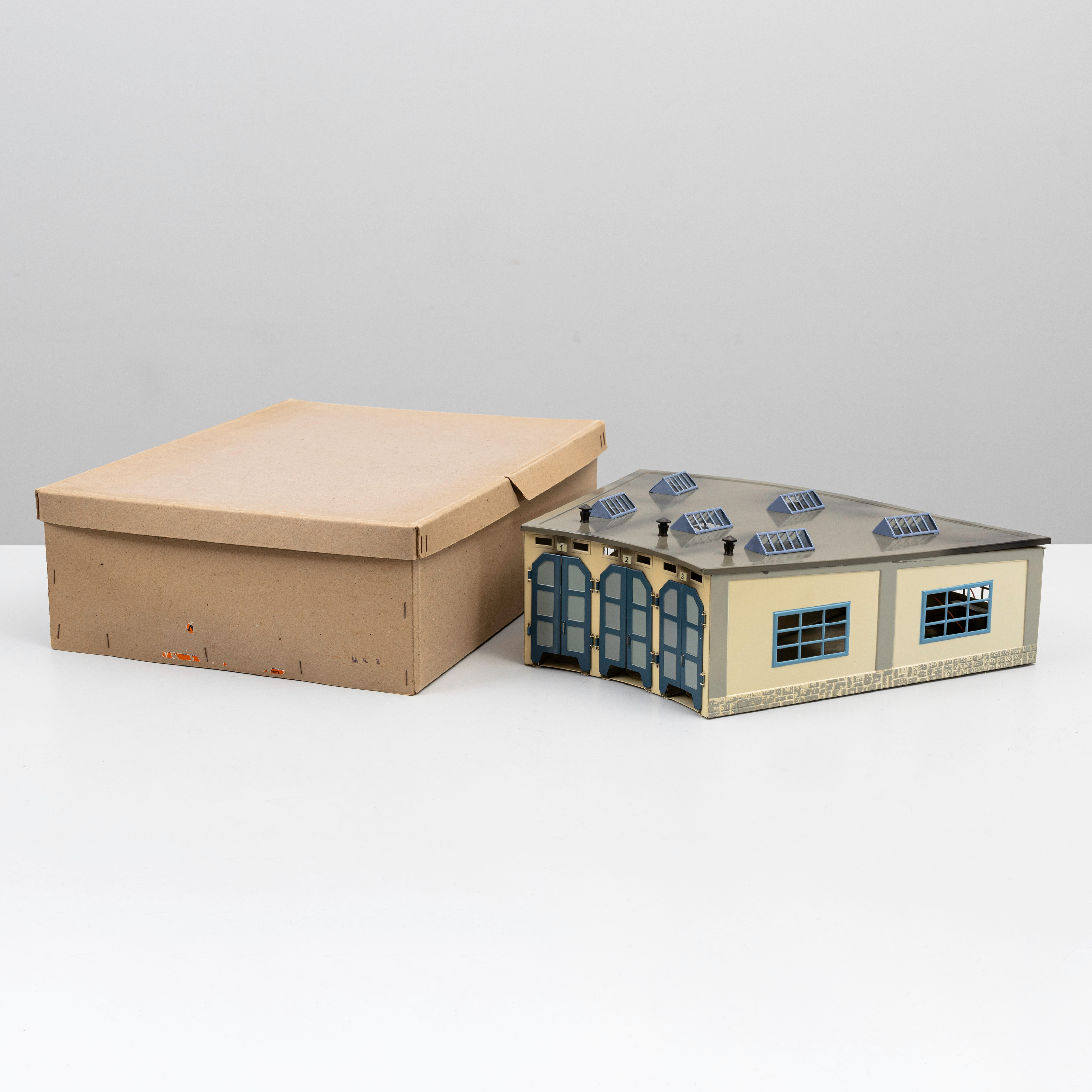 MÄRKLIN 7028 lokstall, originalkartong.