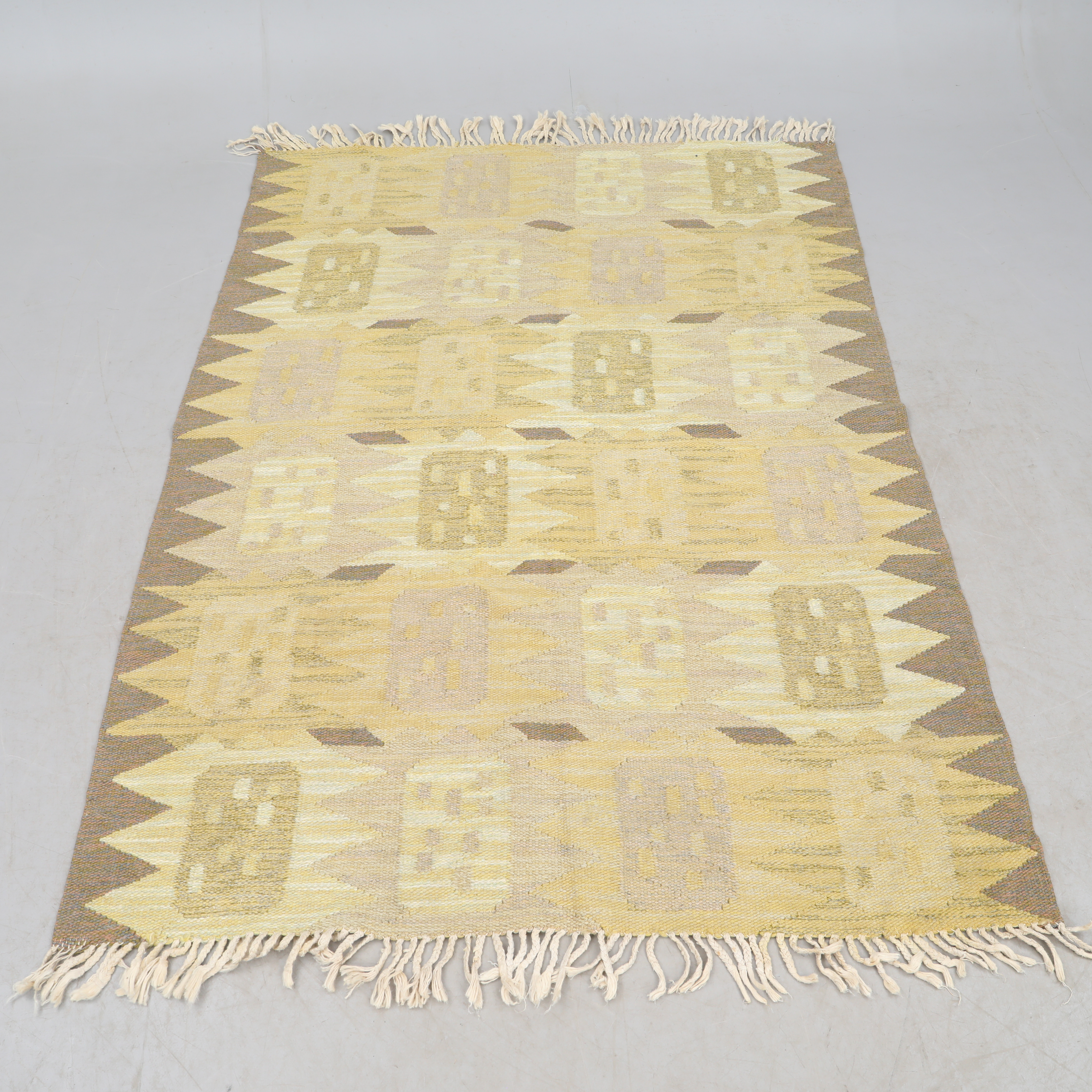 MATTA, röllakan, osignerad, 200 cm x ca 145 cm.