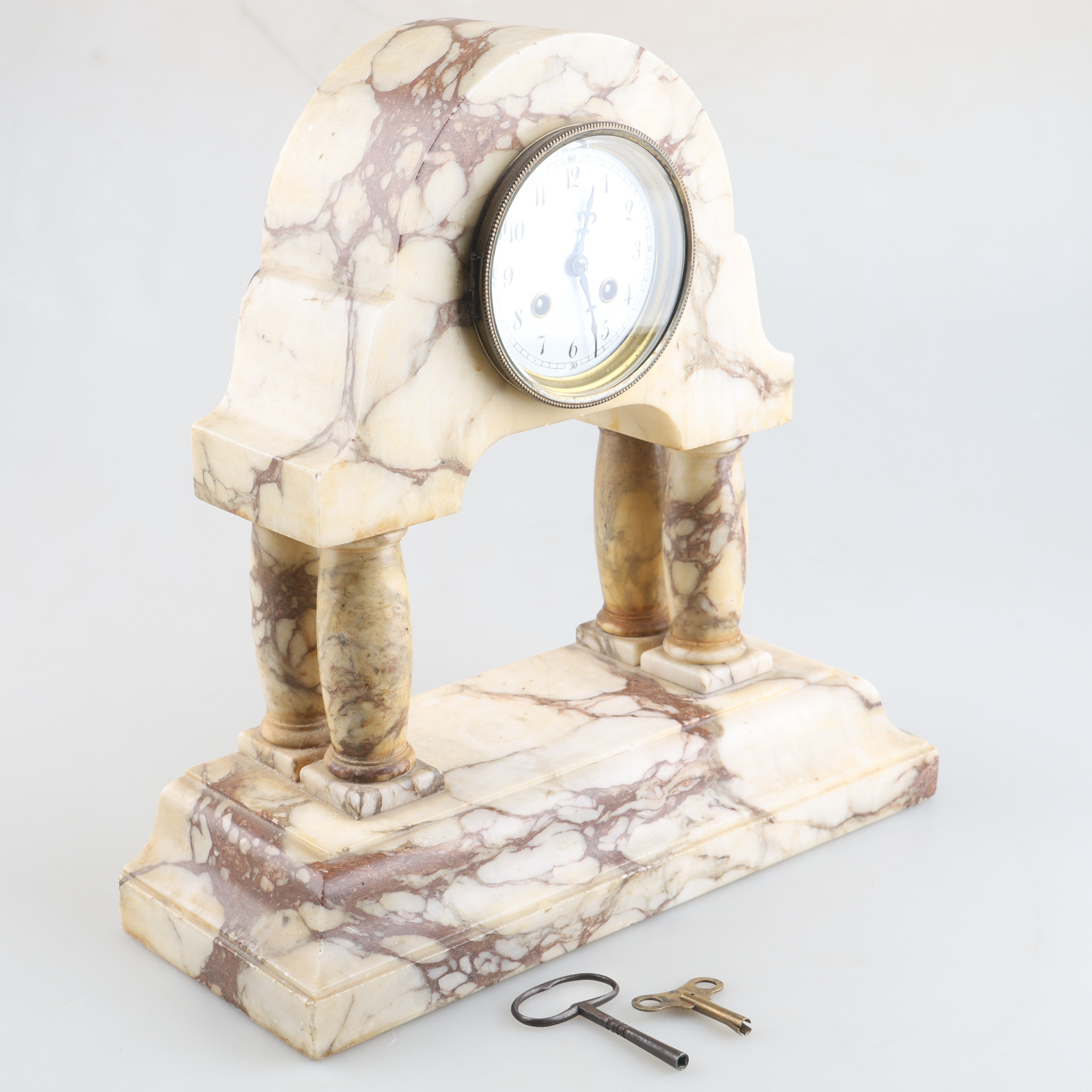 BORDSPENDYL, mässing, marmor, 1900-talets första hälft.