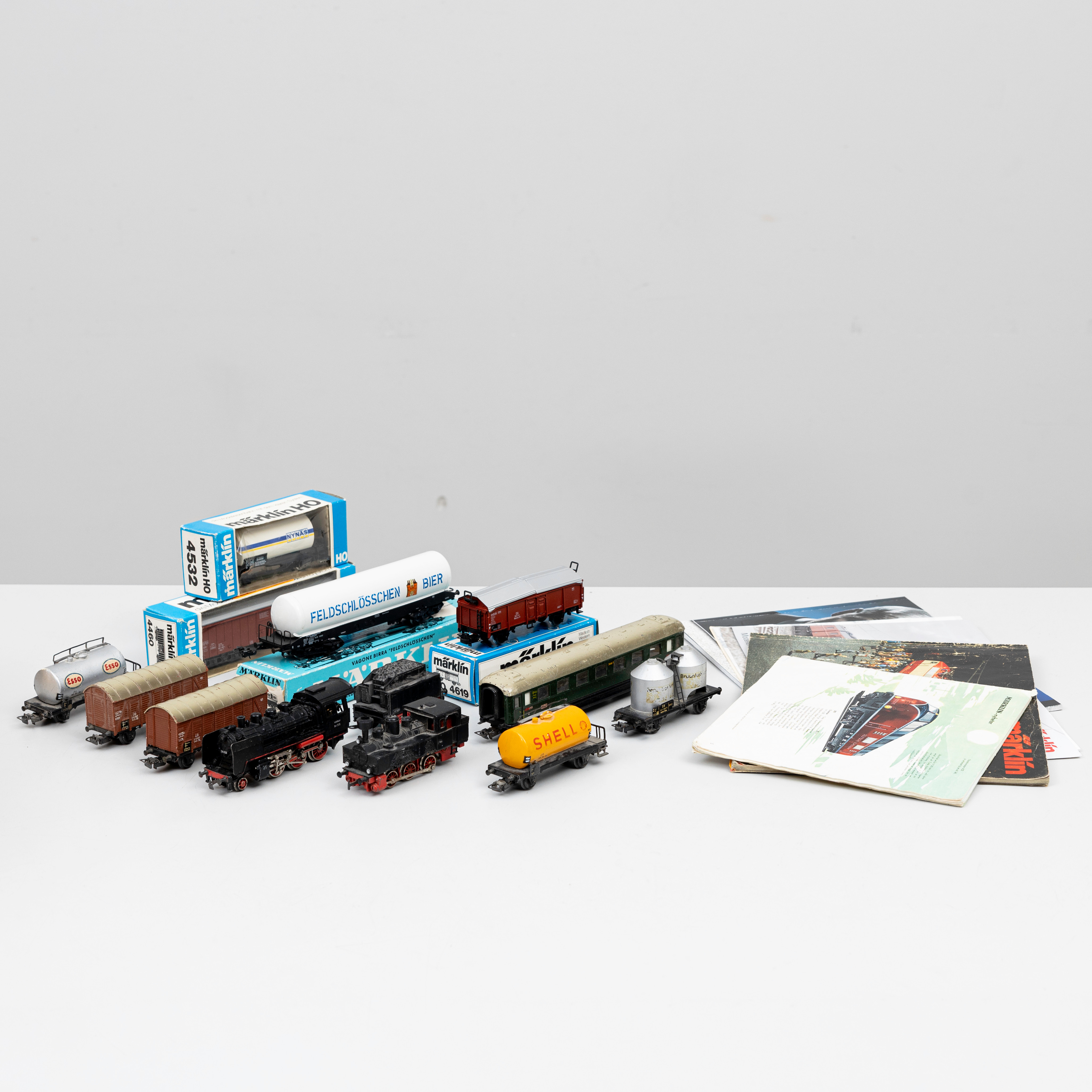 MÄRKLIN 3003 ånglok, ca 10 vagnar, kataloger.