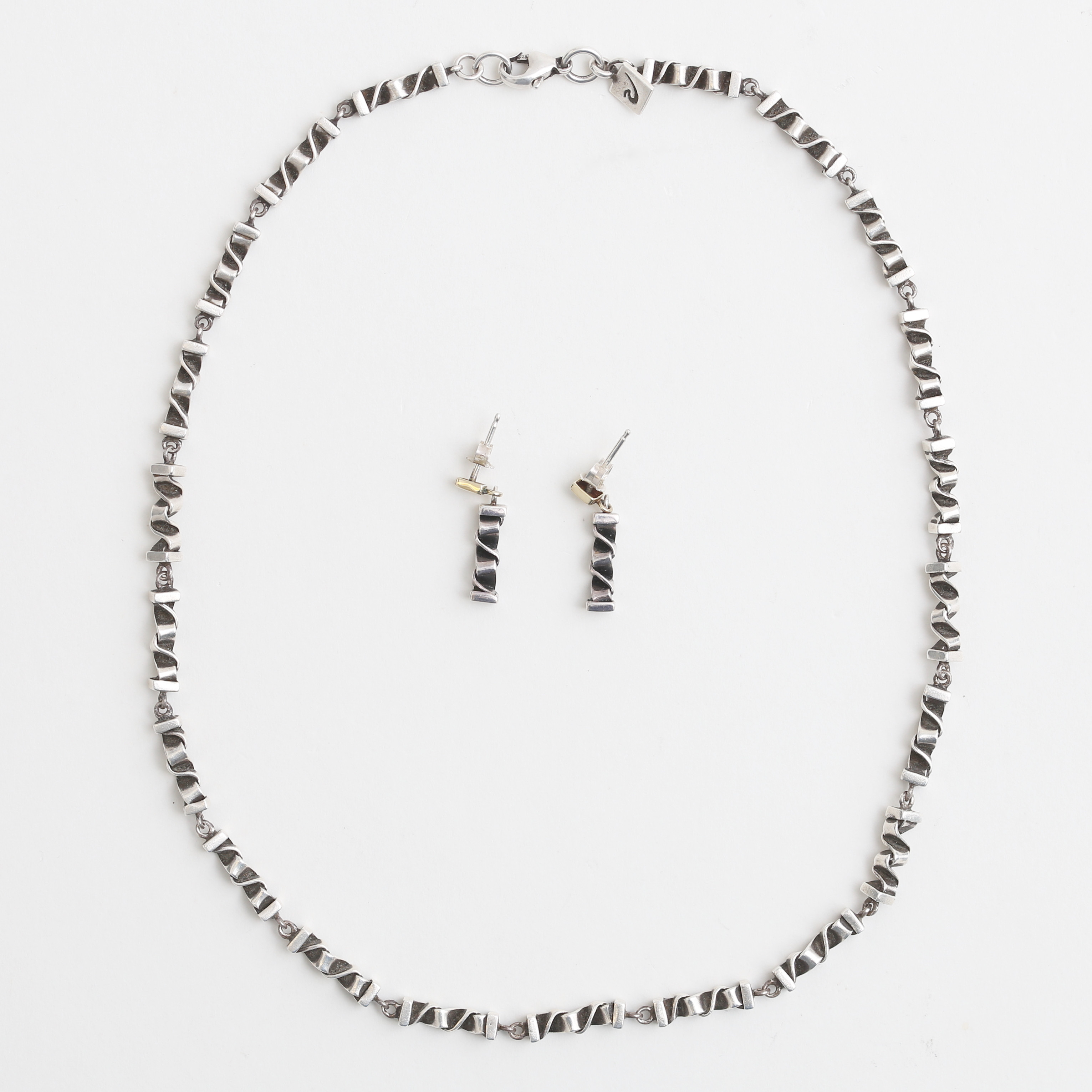 HALSKEDJA, samt ÖRHÄNGE, ett par, silver, Pia Rauff.